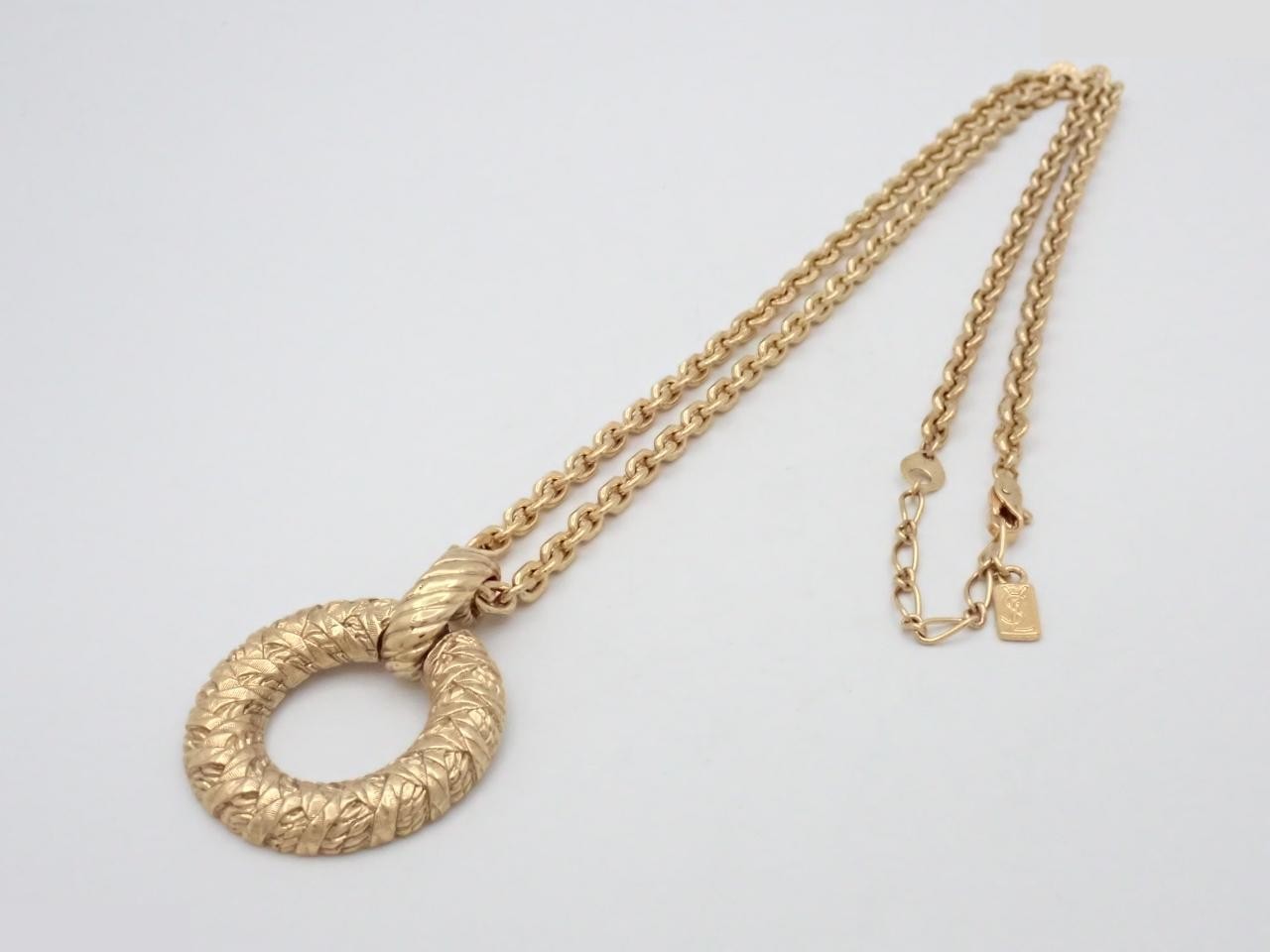 Other lines: Precious metals, necklaces, pendants, chains approximately 70cm long. — view 3