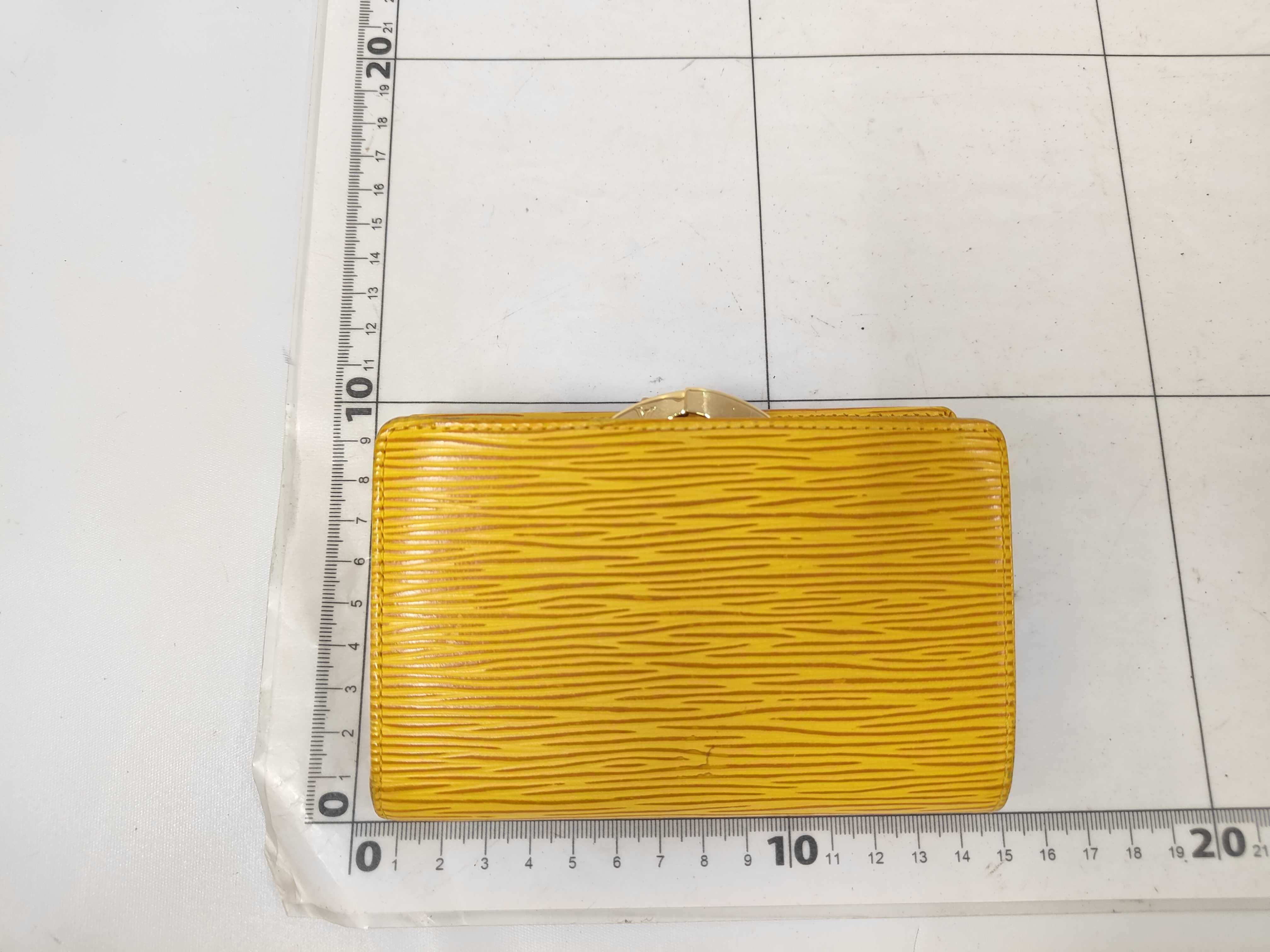 Epi Portemonnaie Viennois Wallet, Tassili Yellow, MI0041 — view 2