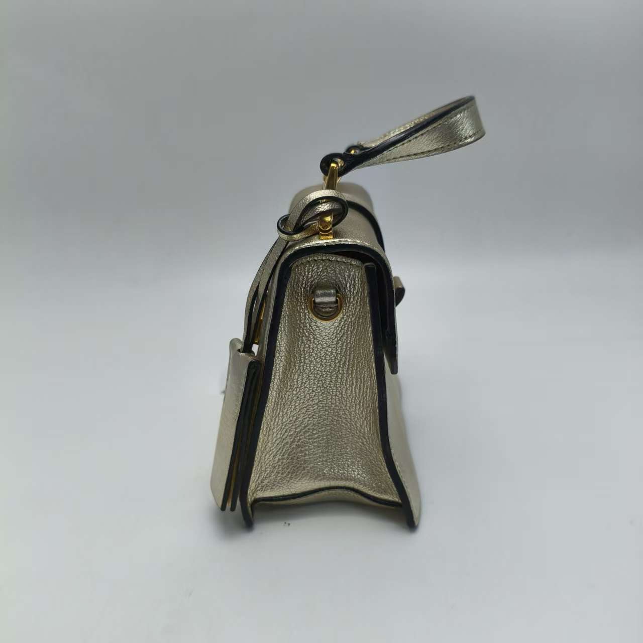 【*Shipped from: China*】Miu Miu Leather Shoulder Bag — view 4