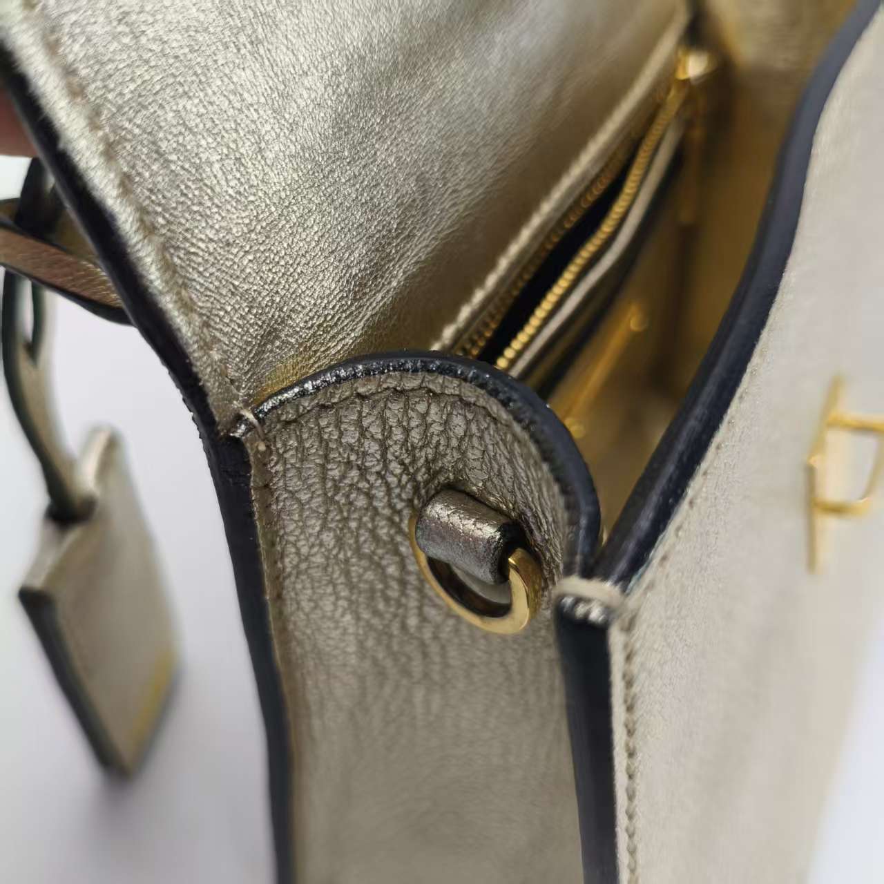 【*Shipped from: China*】Miu Miu Leather Shoulder Bag — view 8