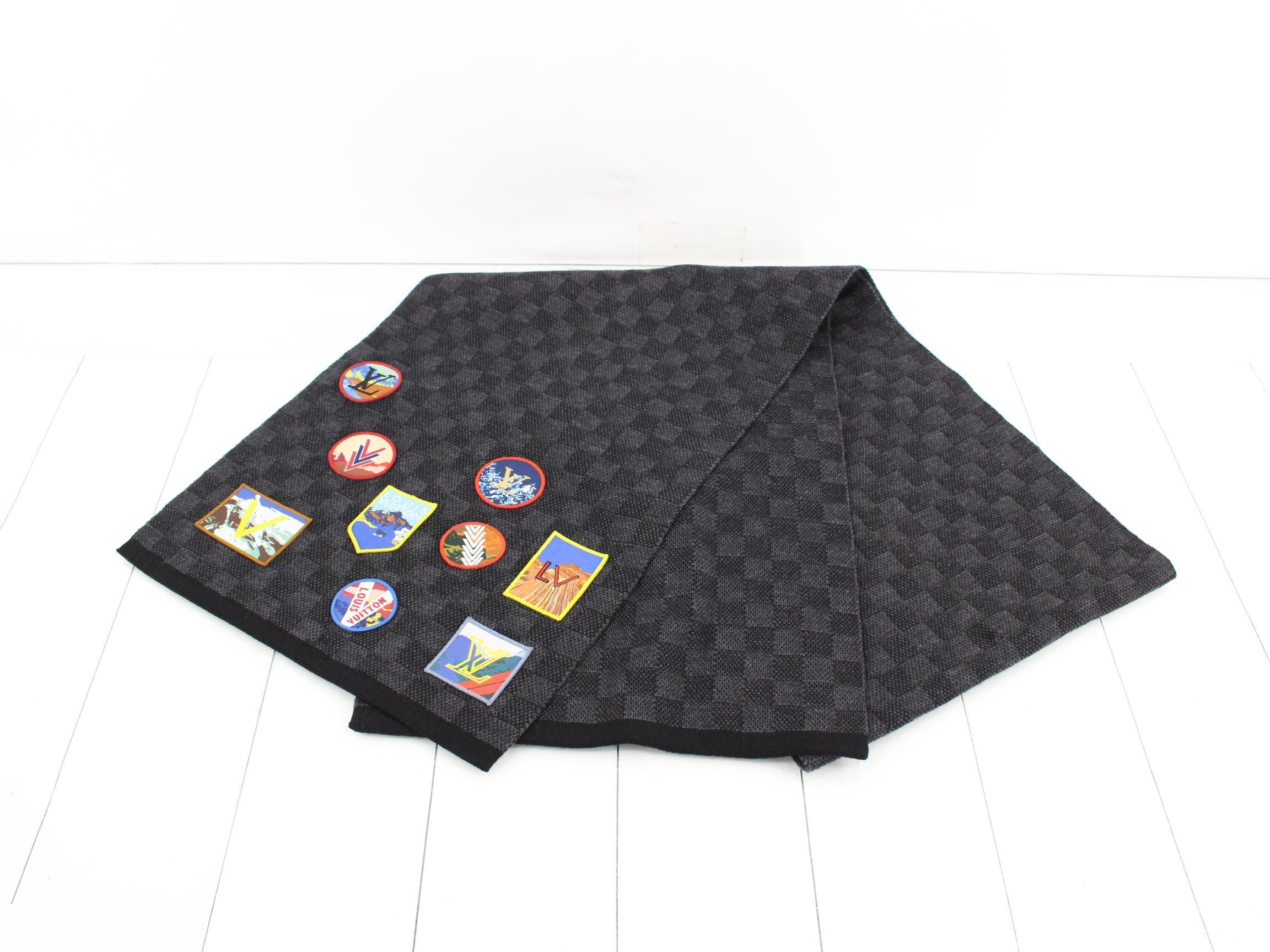Damier pattern long scarf with patch, includes domestic tag. — view 2