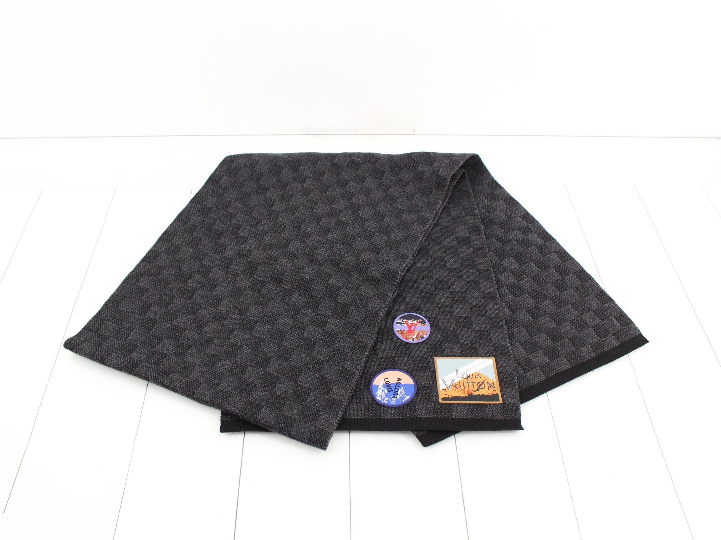 Damier pattern long scarf with patch, includes domestic tag. — view 3