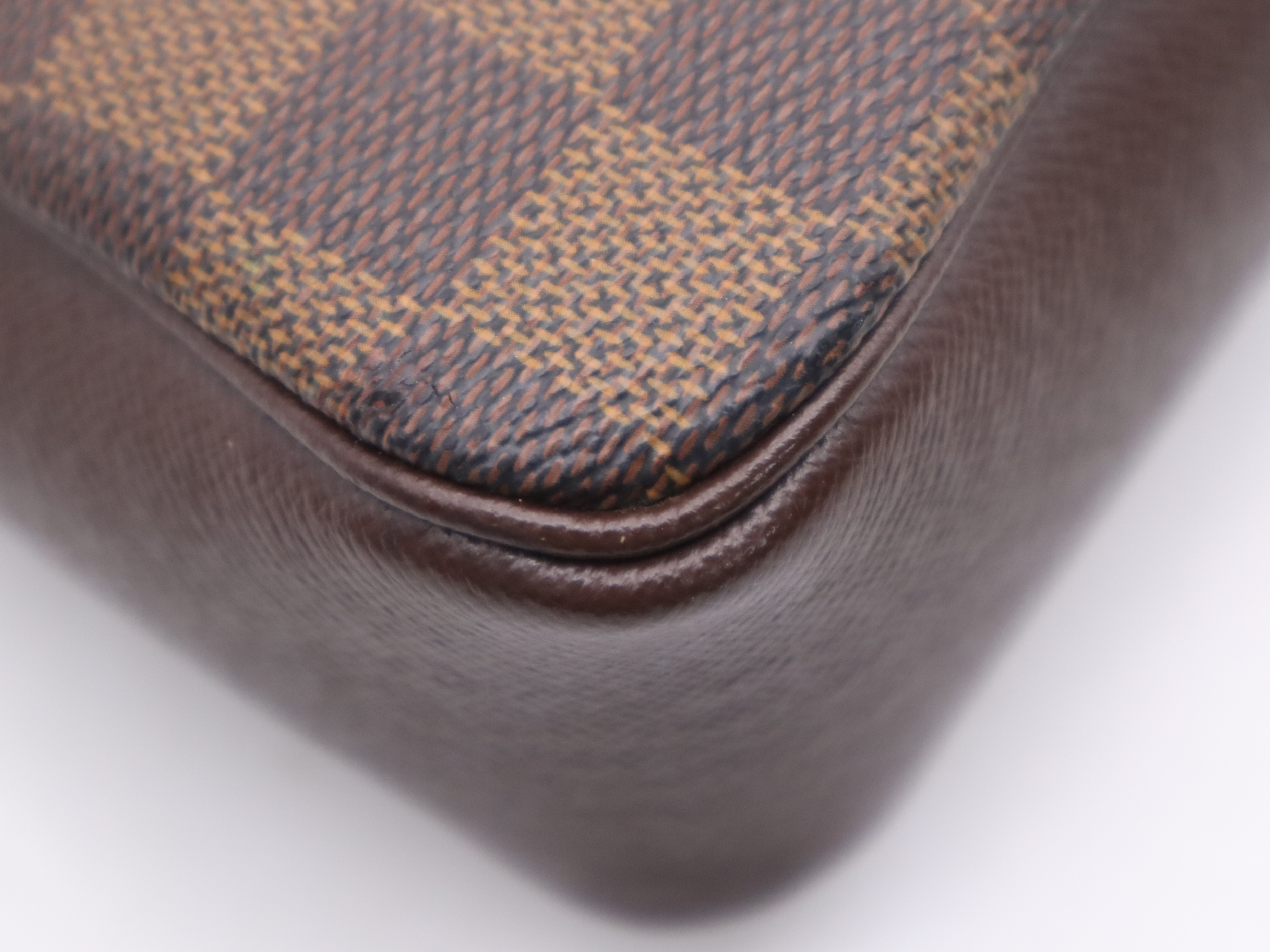 N51982 Damier Trouse Makeup Pouch — view 11