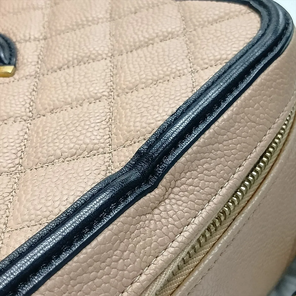 CC Filigree Caviar Skin 2-Way Shoulder Bag, Beige x Black, Gold Hardware, 23800088 (Serial Number ), with Mirror — view 15