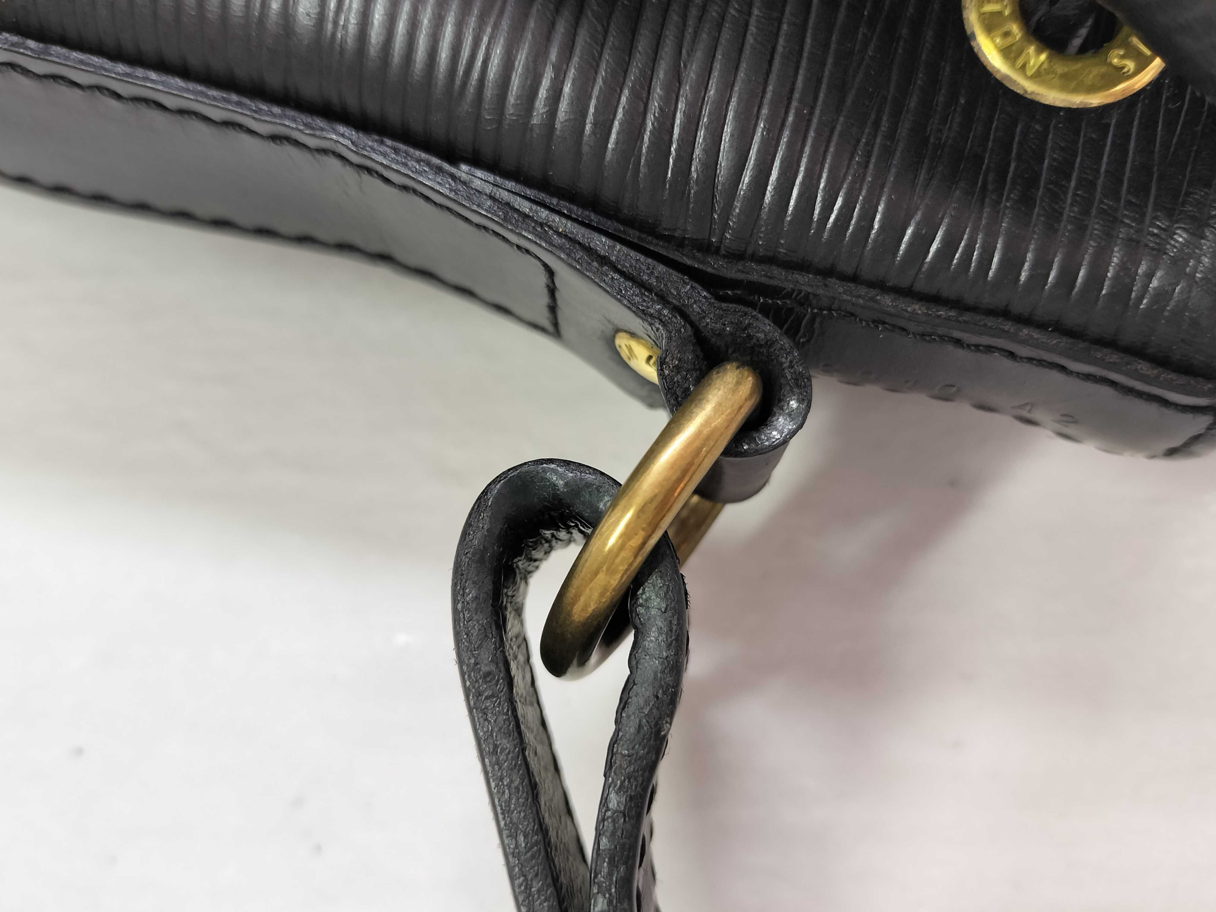Epi Leather Petit Noe Shoulder Bag Handbag Black Serial Number Shoulder Bag — view 5
