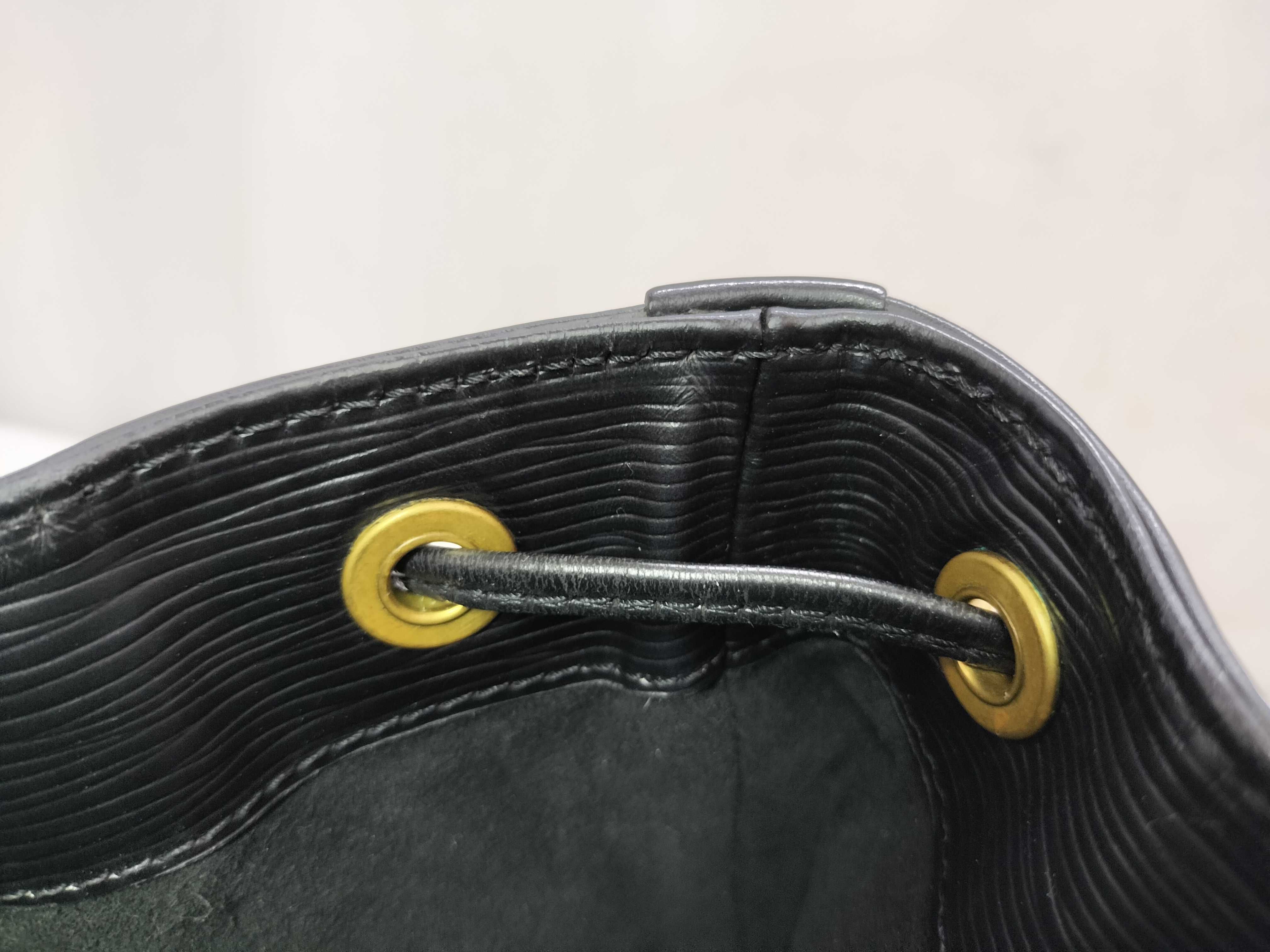 Epi Leather Petit Noe Shoulder Bag Handbag Black Serial Number Shoulder Bag — view 10