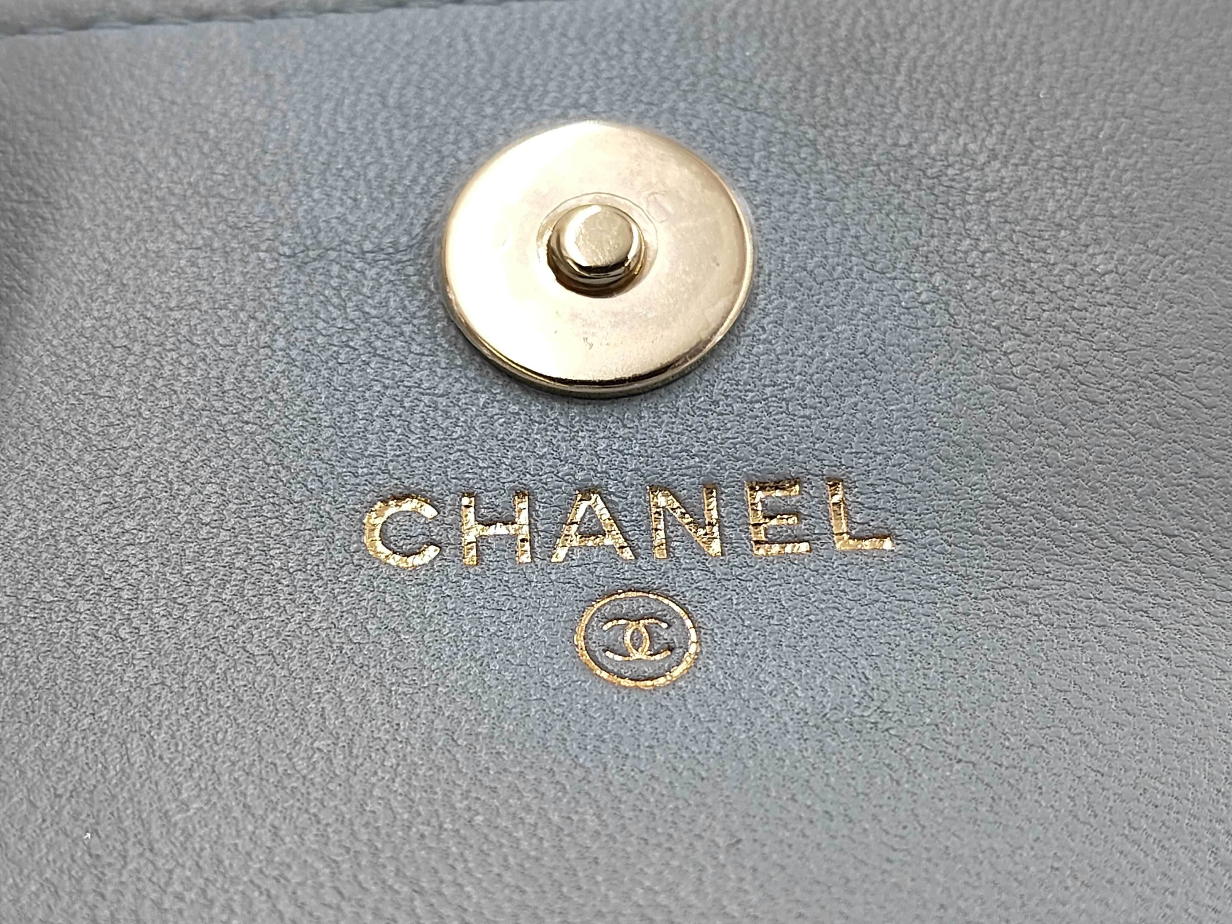 Pearl Matelassé Shoulder Bag — view 10