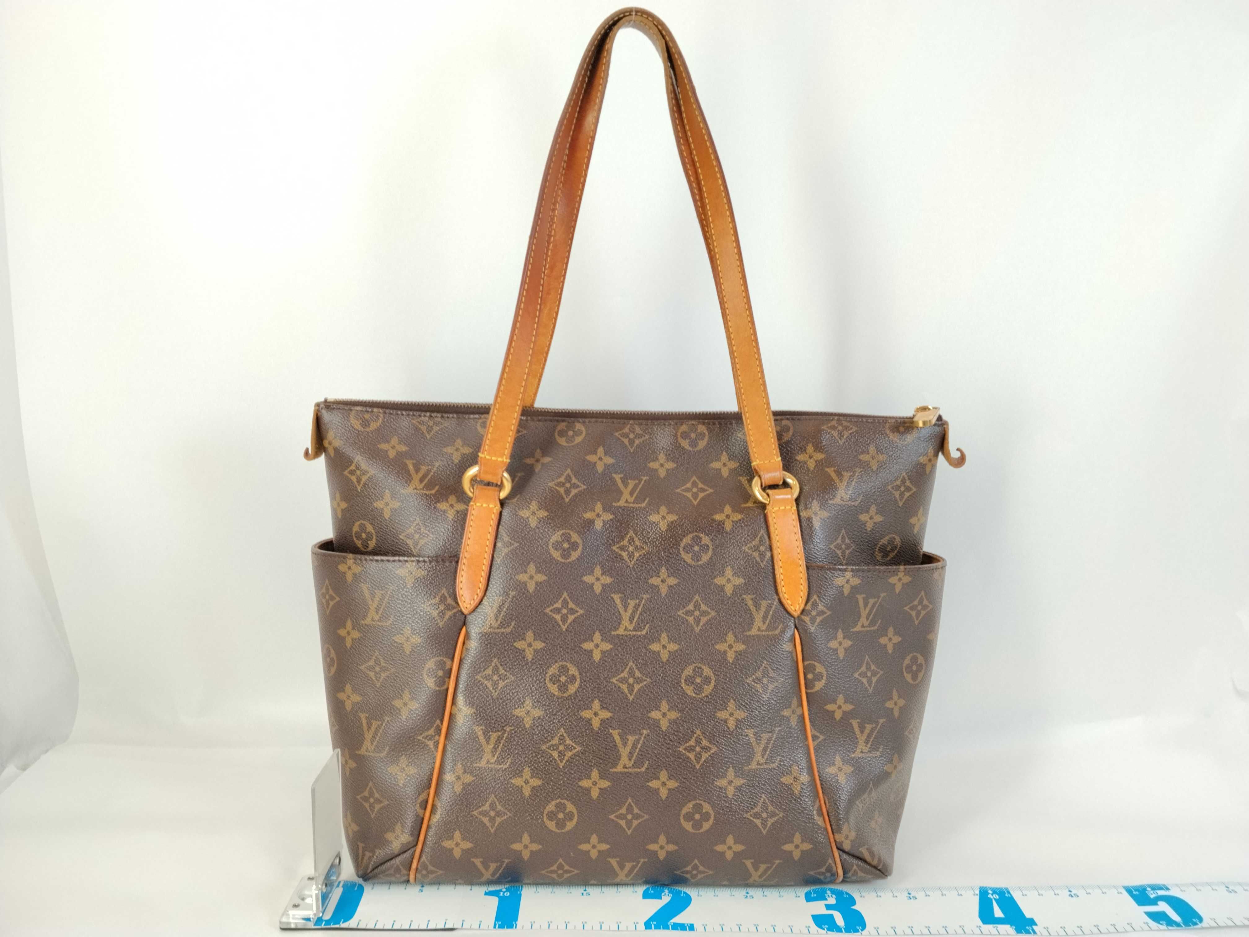 Monogram Totally MM M56689 Brown Tote Bag — view 2