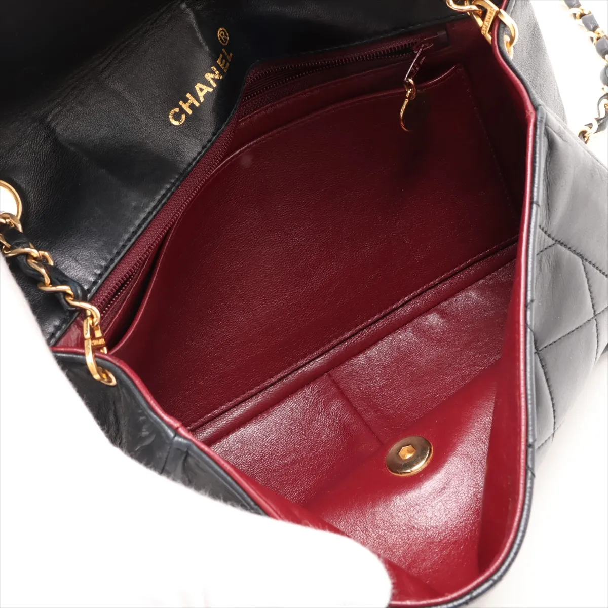 Matelassé Lambskin Single Flap Single Chain Bag, Diana Flap, Black with Gold Hardware, Item No. 1788377, Series 1 — view 6