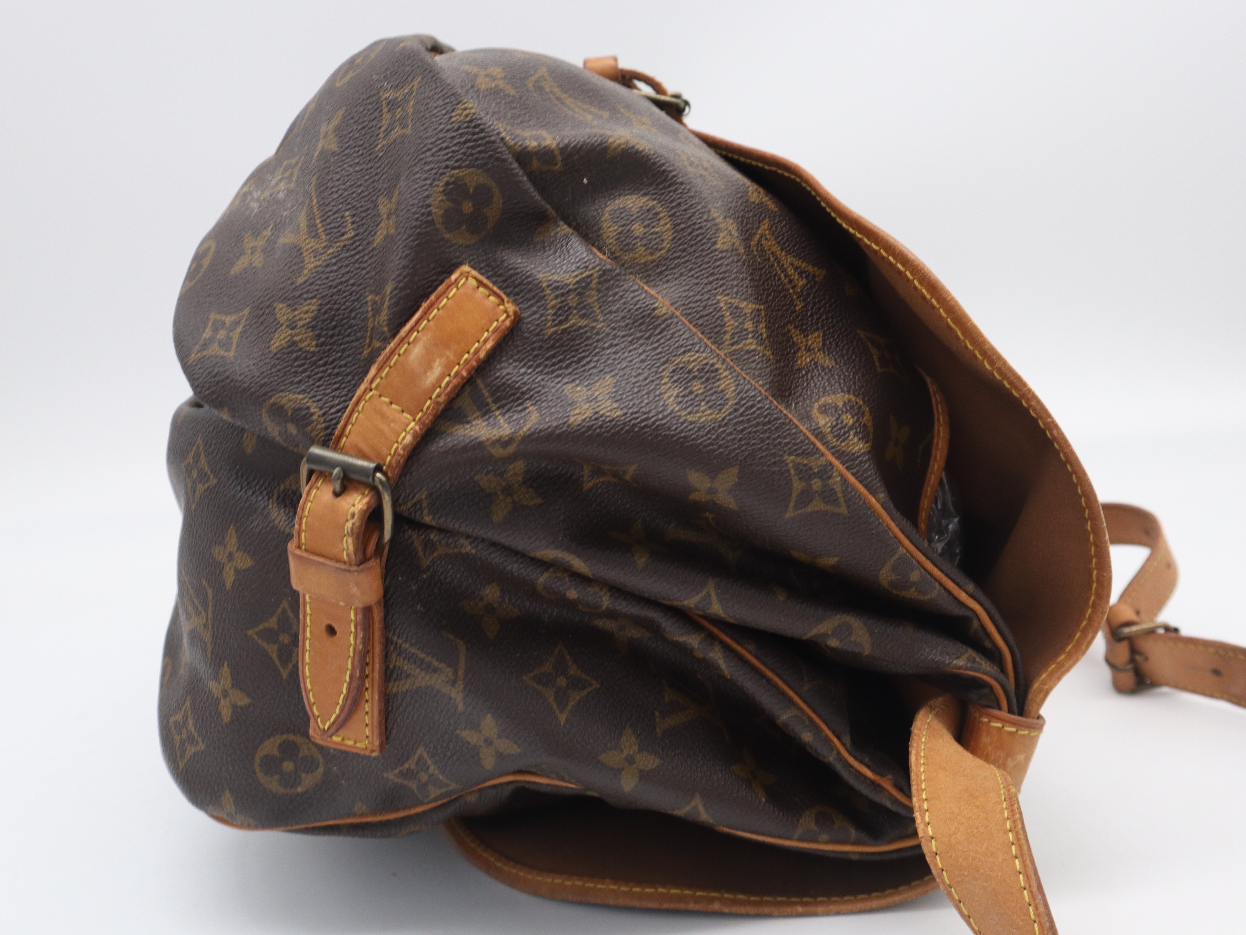 M42254 Monogram Saumur 35 Shoulder Bag — view 4