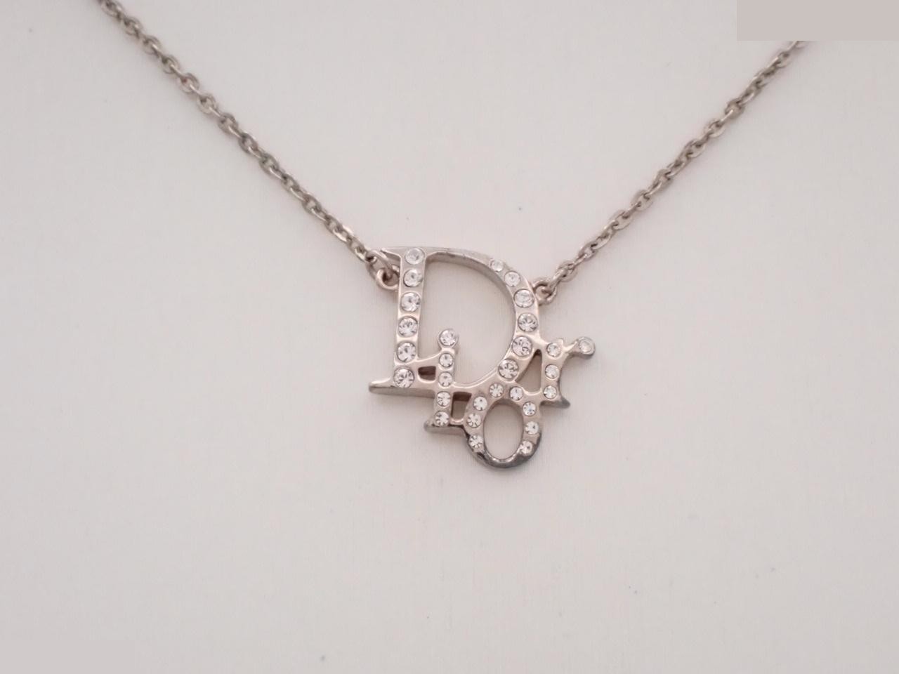 Other lines: Precious metals, necklaces, pendants, chain approximately 42cm