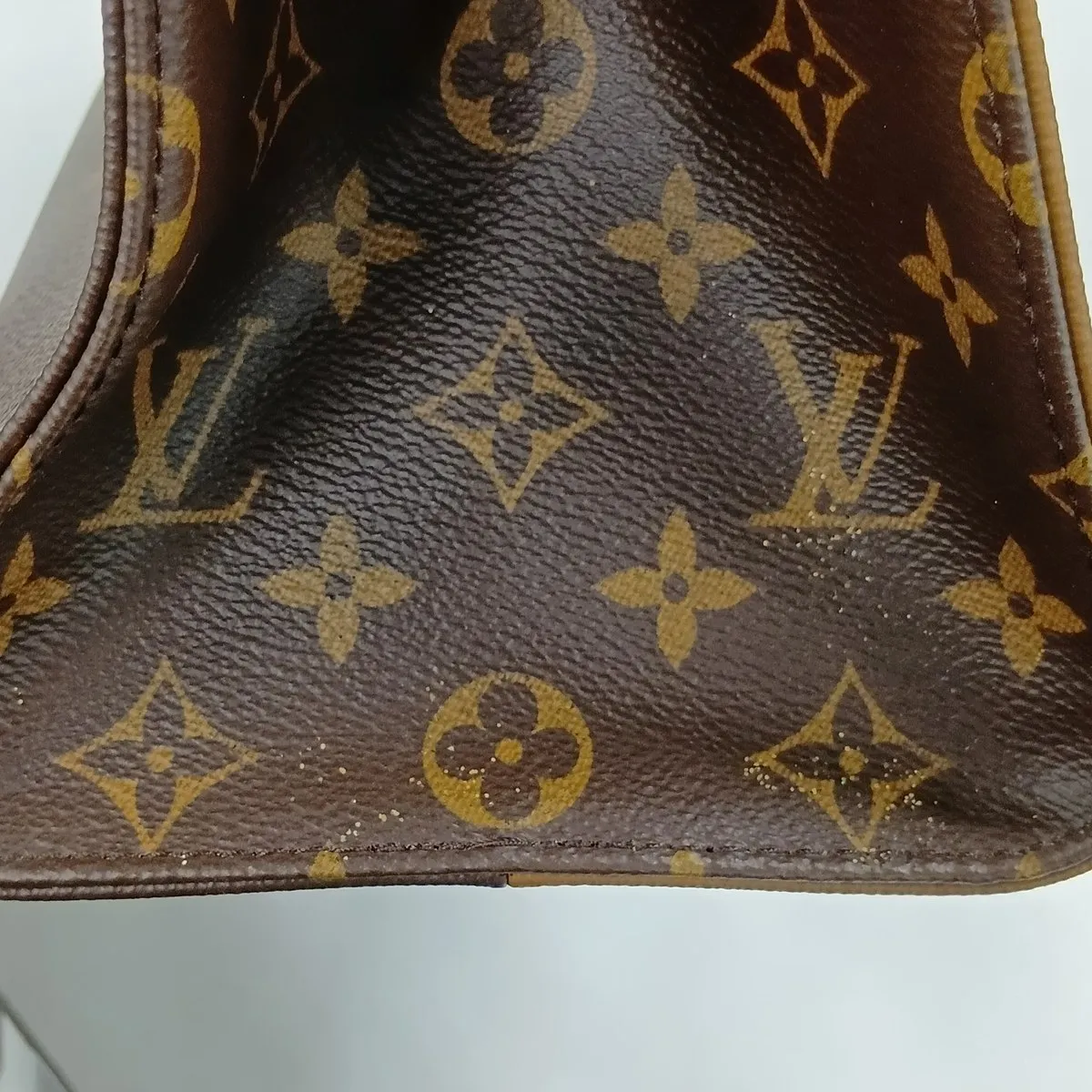 Giant Monogram Reverse OnTheGo MM M45321 SD5210 Brown, pull tab detached, RFID detected. — view 11