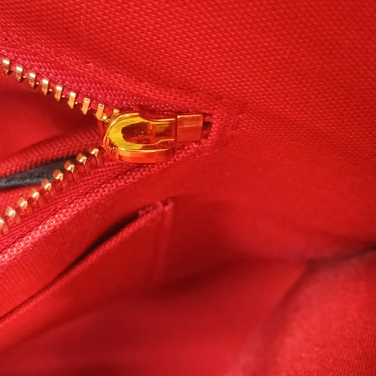 Giant Monogram Reverse OnTheGo MM M45321 SD5210 Brown, pull tab detached, RFID detected. — view 14