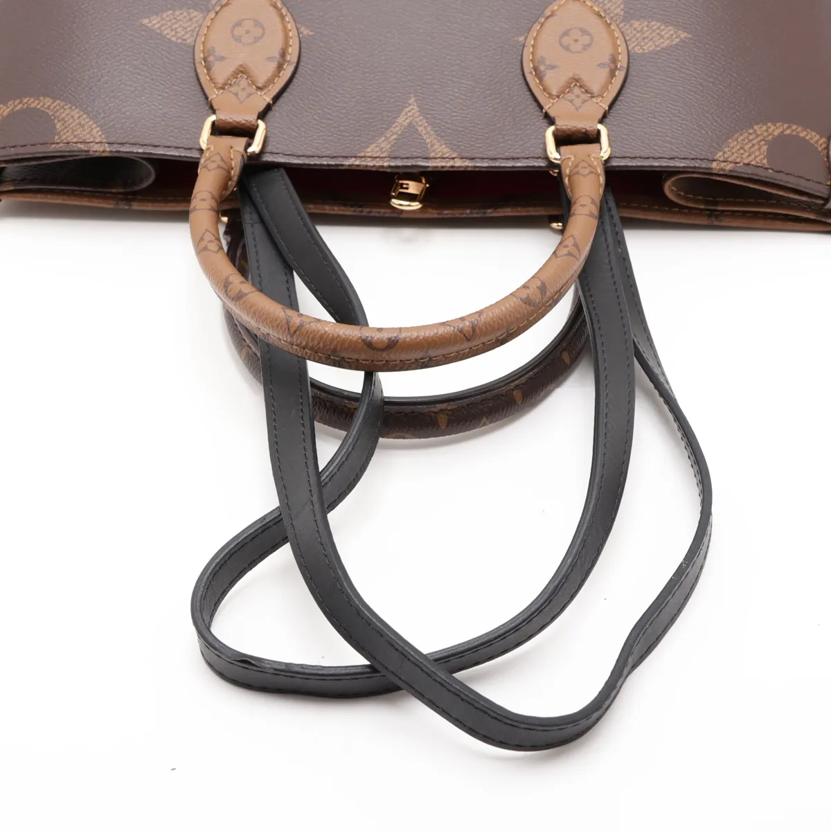 Giant Monogram Reverse OnTheGo MM M45321 SD5210 Brown, pull tab detached, RFID detected. — view 5