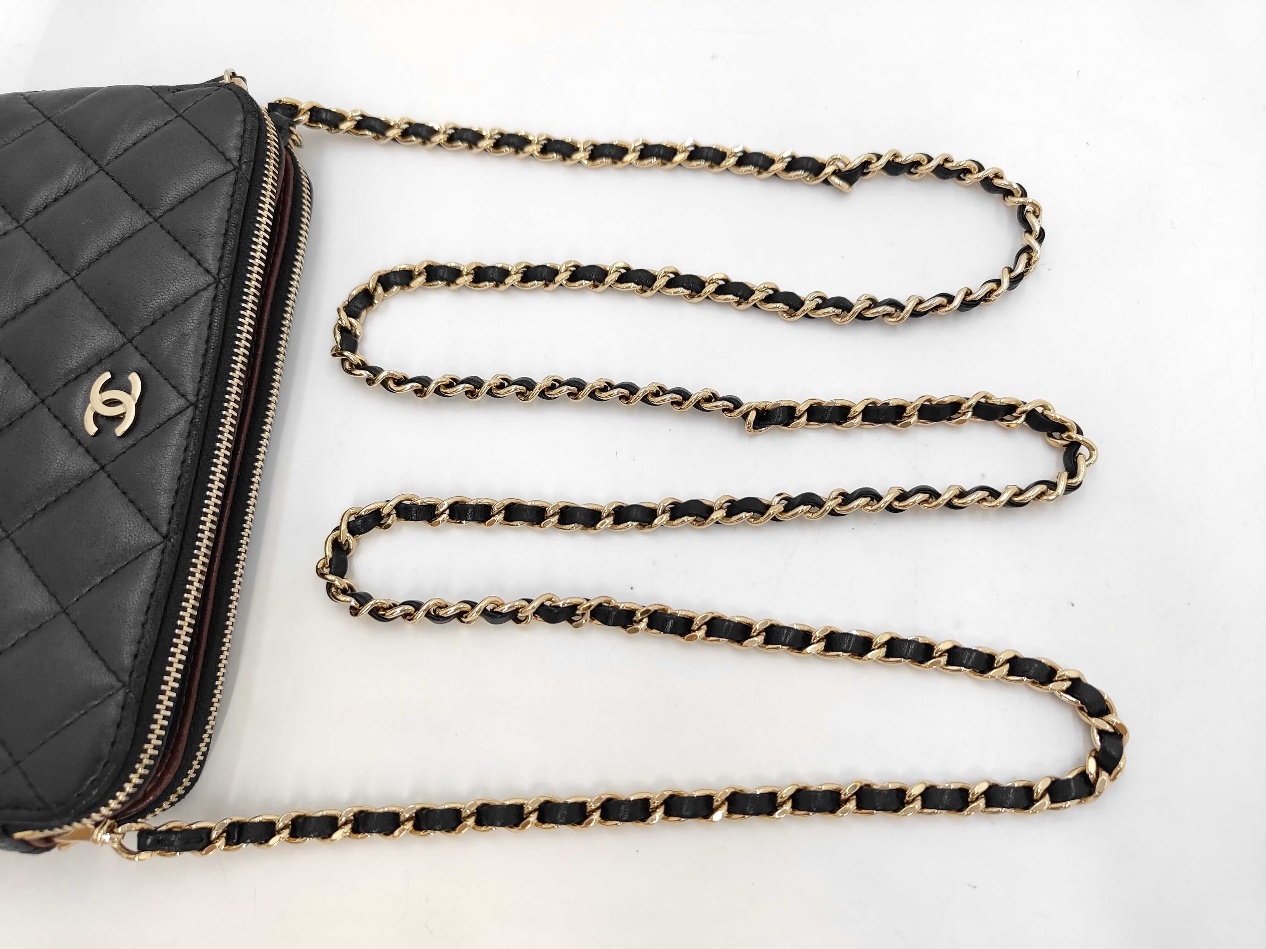 Matelassé Lambskin Chain Wallet, serial number 22-series, with original sticker, shoulder bag. — view 5
