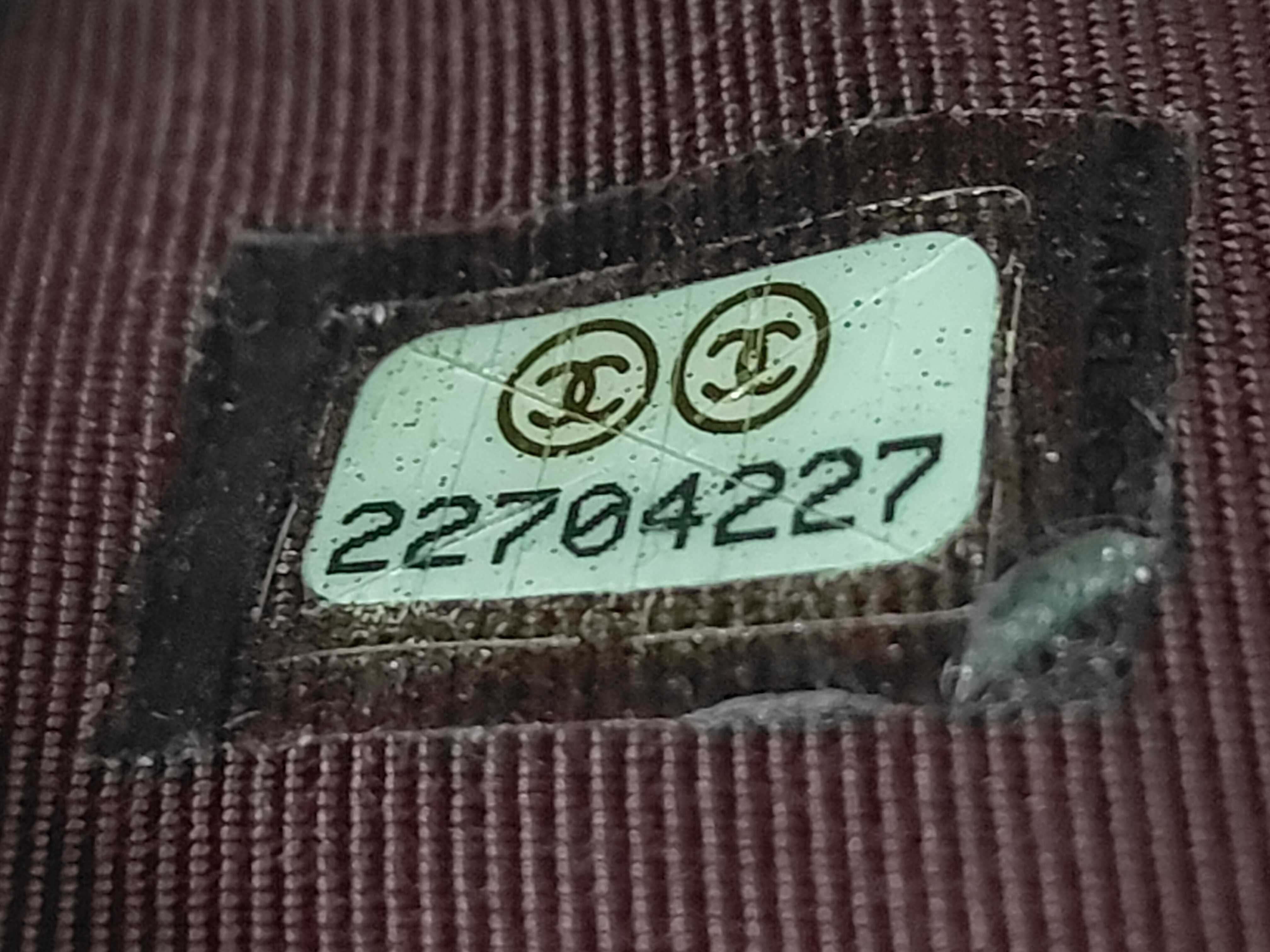 Matelassé Lambskin Chain Wallet, serial number 22-series, with original sticker, shoulder bag. — view 9
