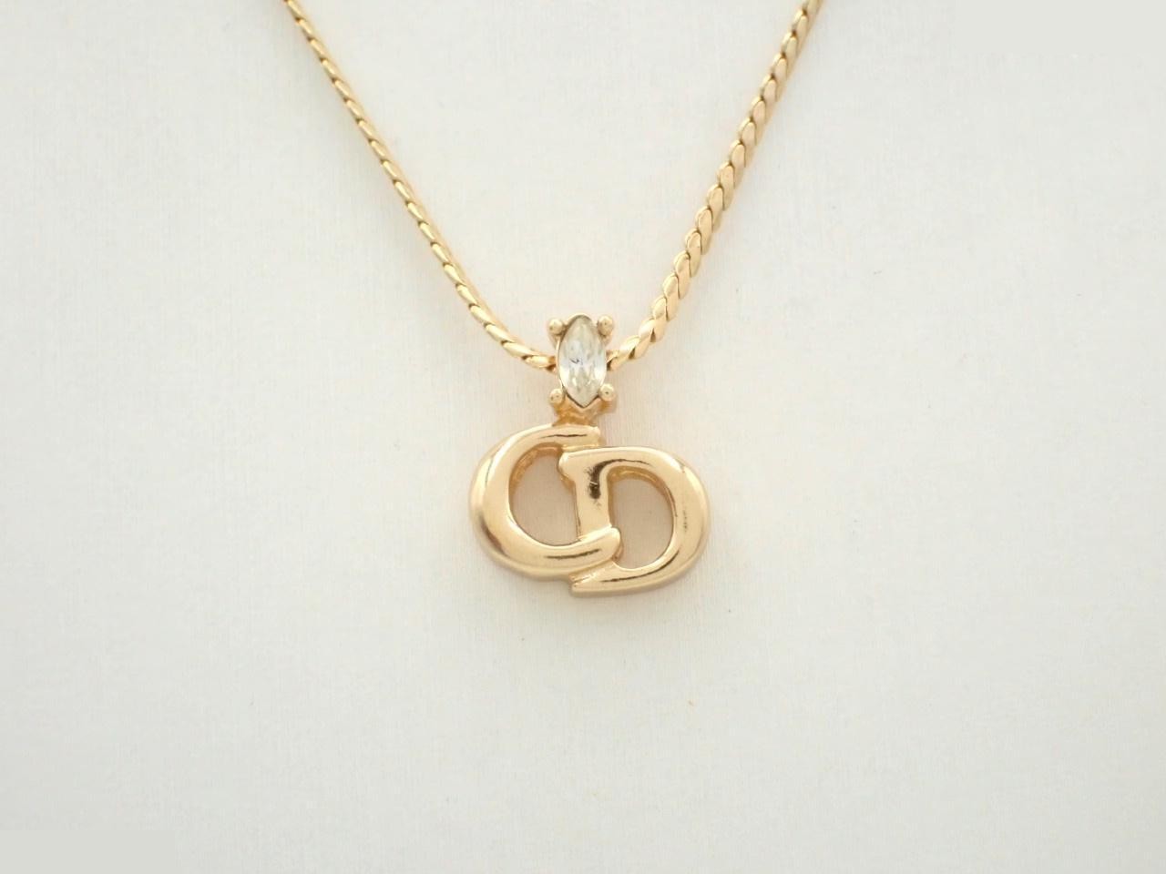 Other lines: Precious metals, necklaces, pendants