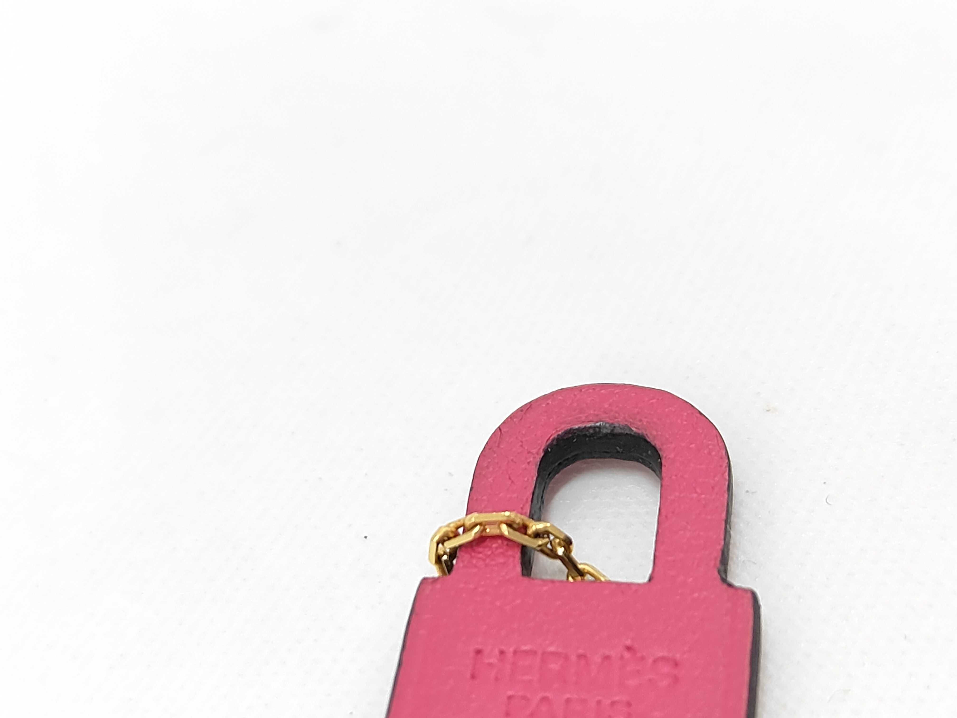 Okely Necklace/Y Engraved Necklace — view 9