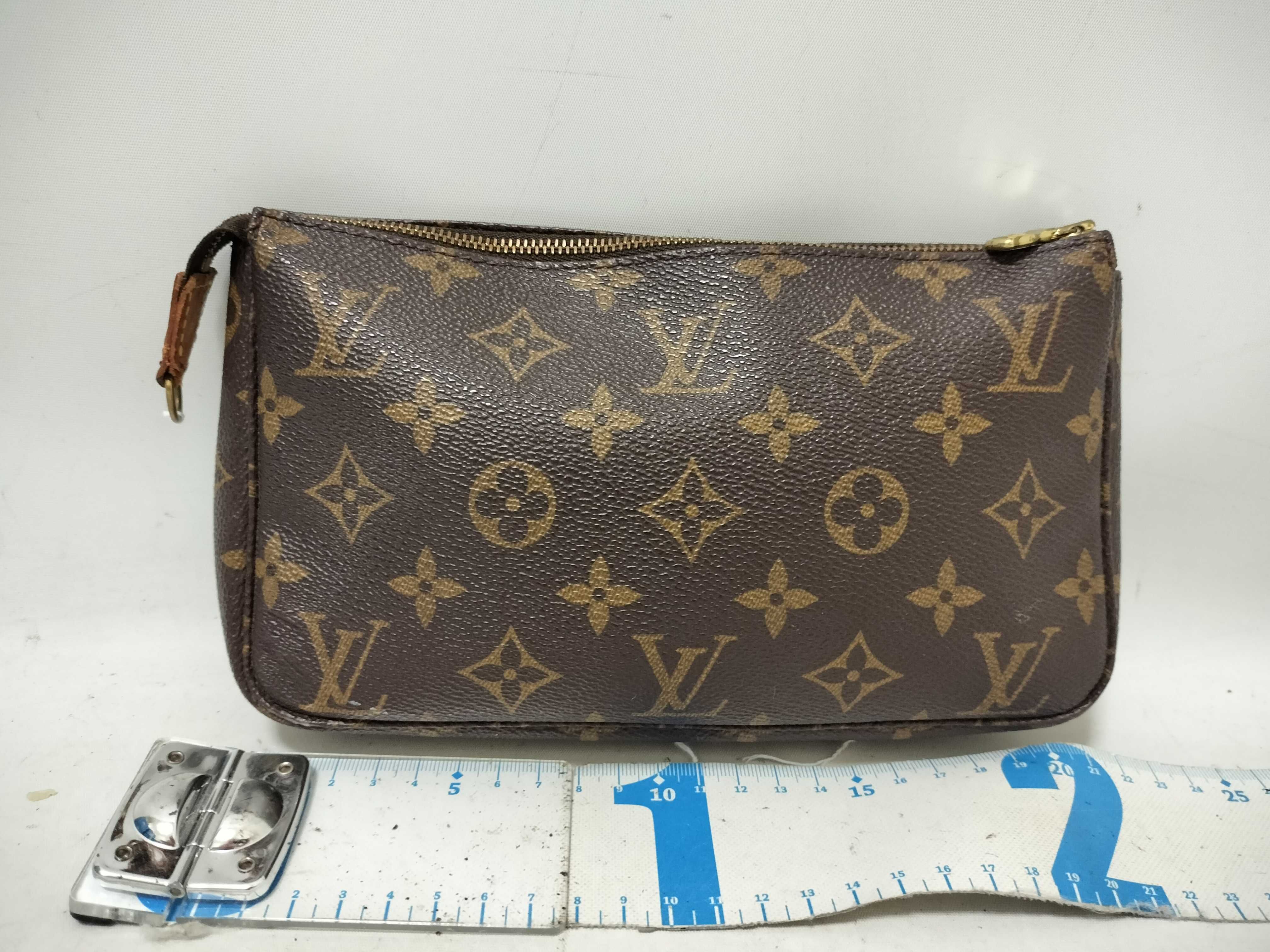 Monogram / Monogram / Pochette Accessoires (Old Model) — view 2