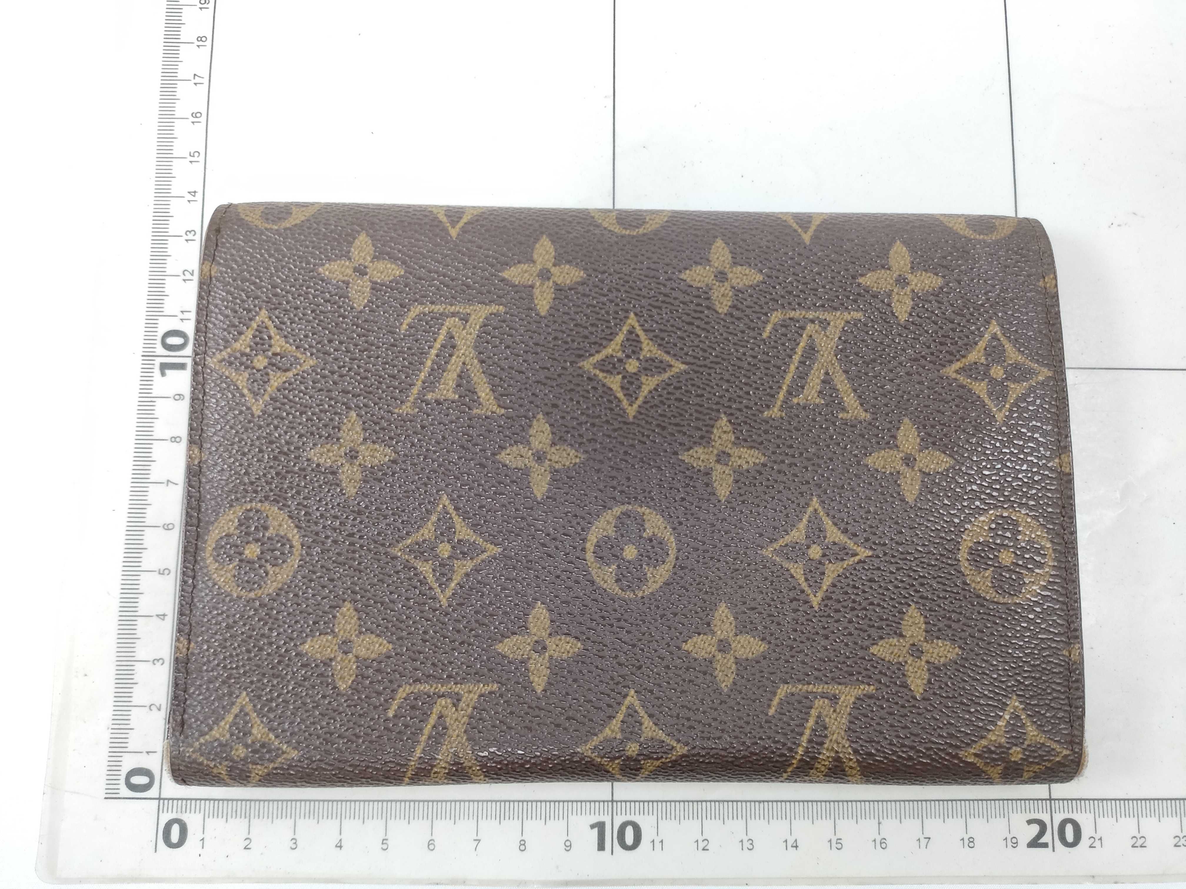 Monogram LV Monogram Pochette Passeport M60135/CA0071 Wallet — view 2