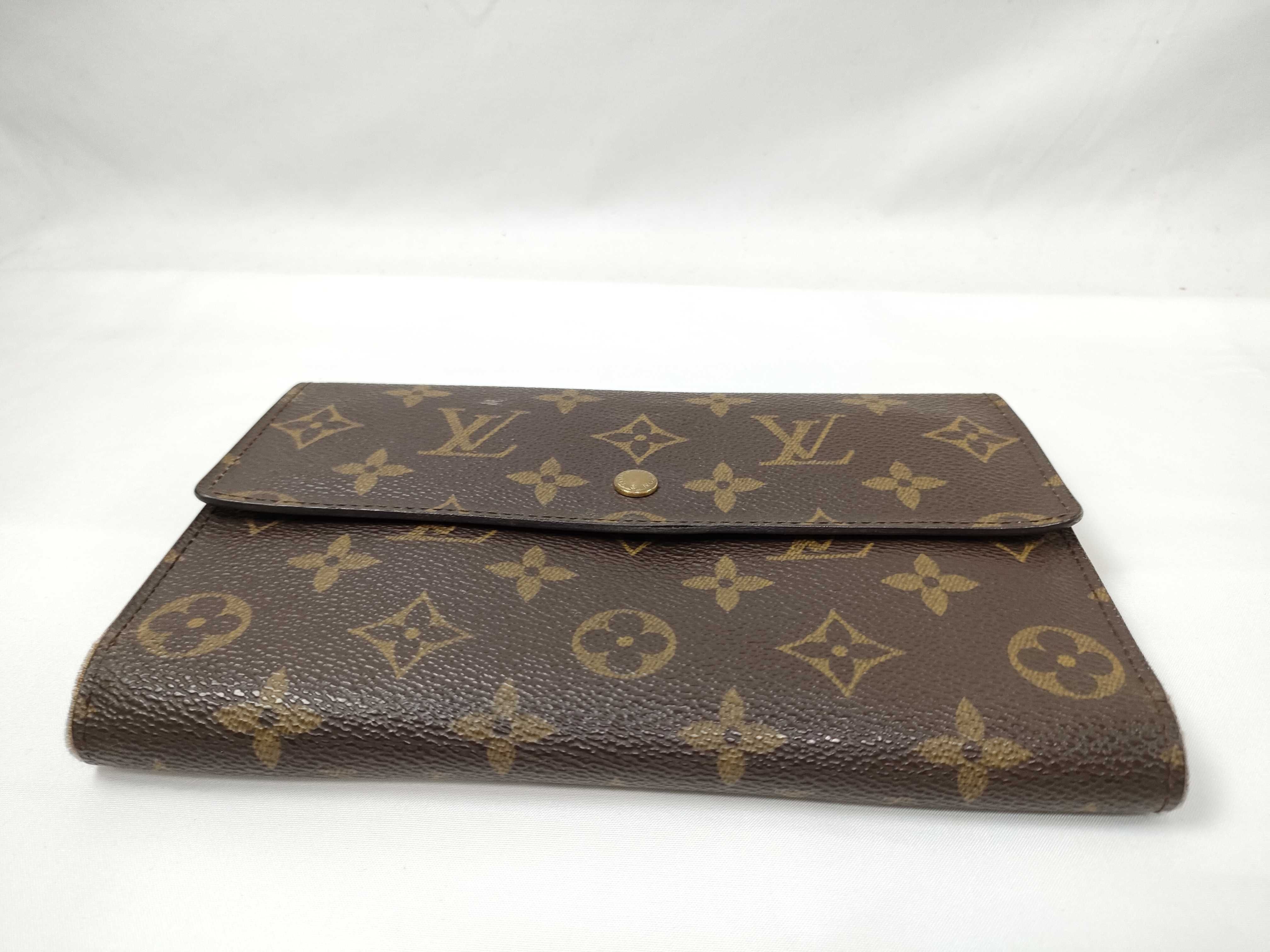 Monogram LV Monogram Pochette Passeport M60135/CA0071 Wallet — view 3