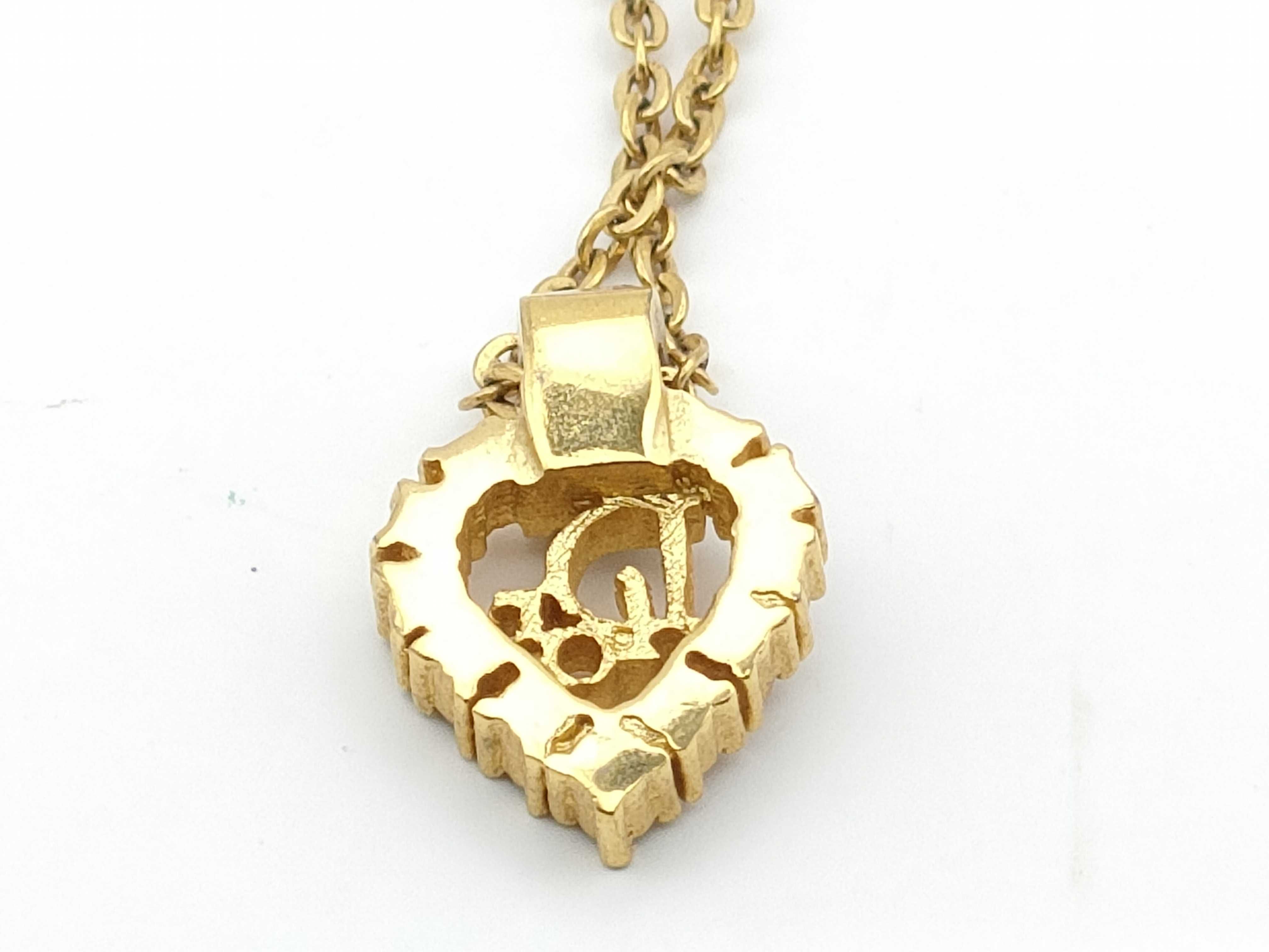 heart-shaped necklace — view 2