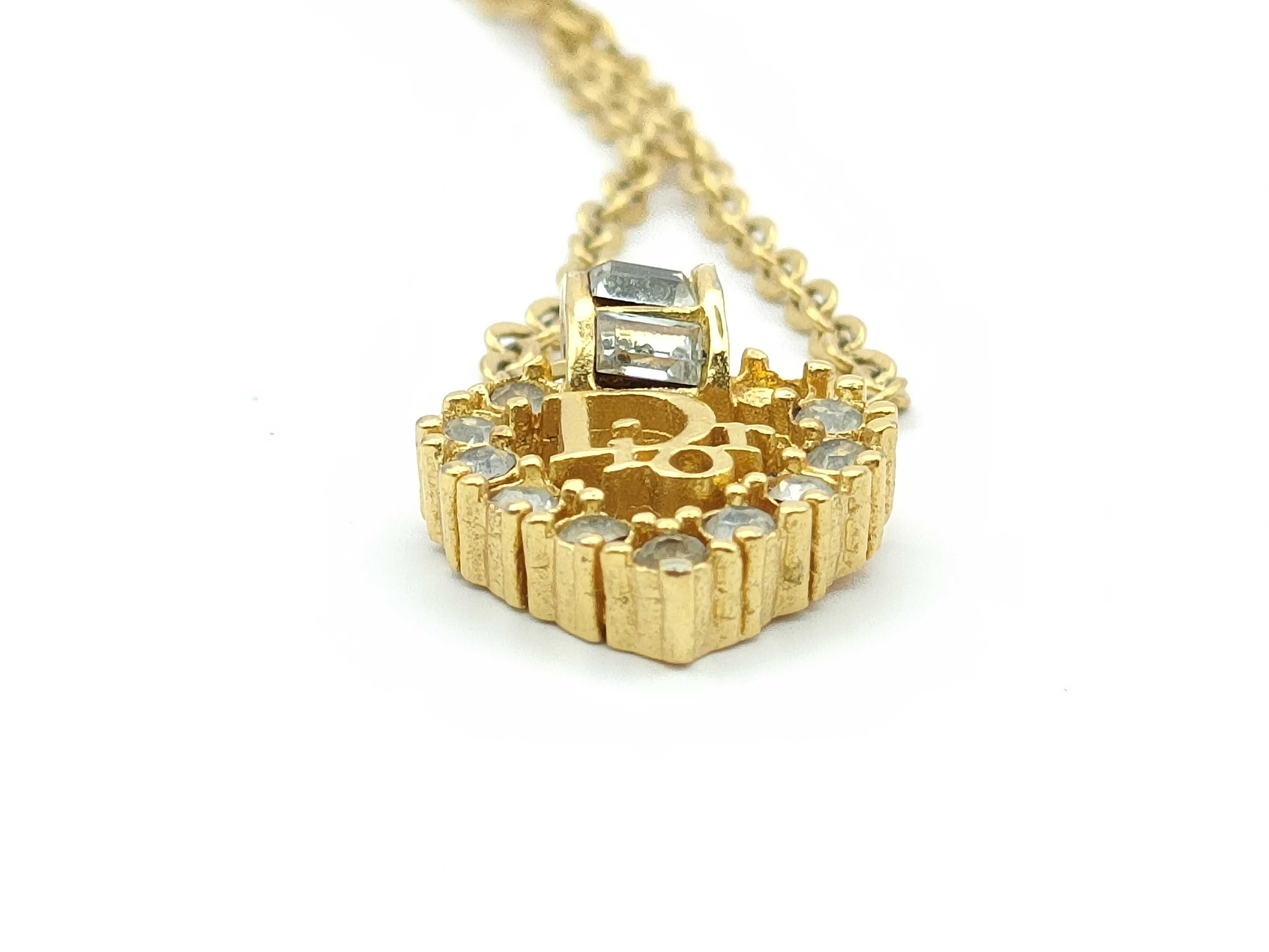 heart-shaped necklace — view 3