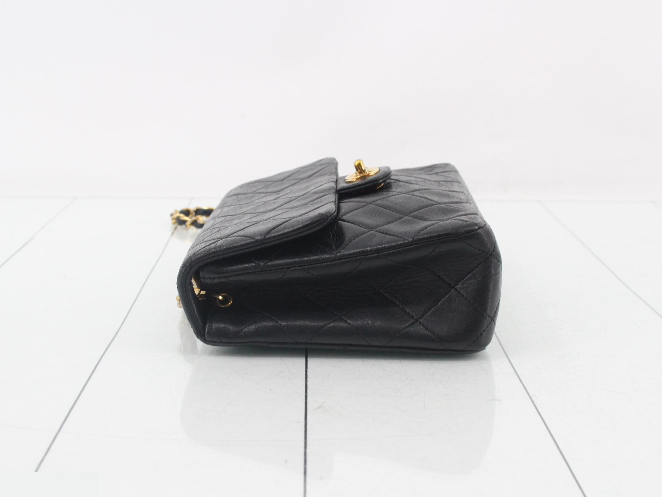 Matelassé Chain Shoulder Bag with Gold Coco Mark — view 4