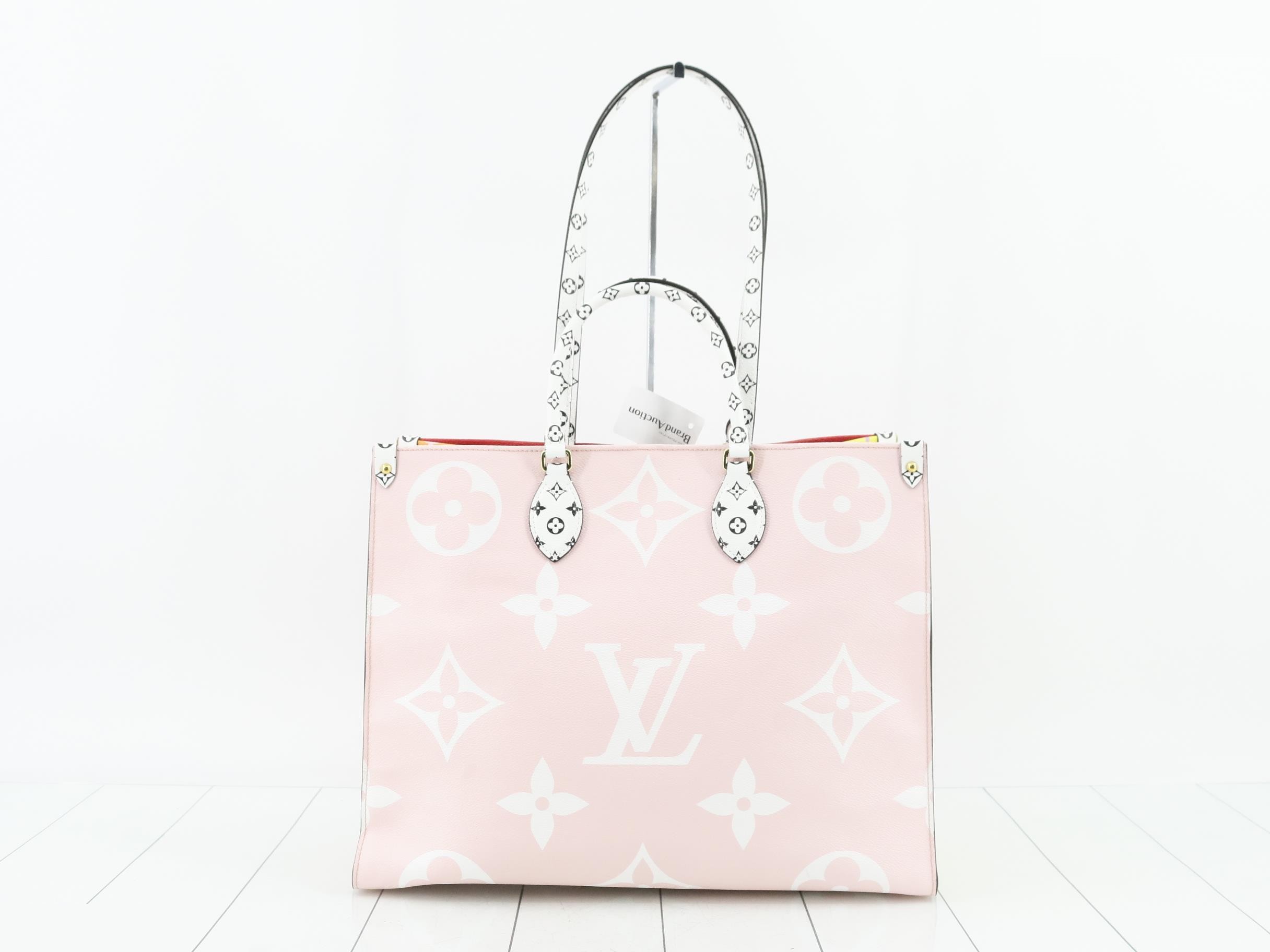 Monogram Giant OnTheGo GM 2-Way Tote Bag — view 2