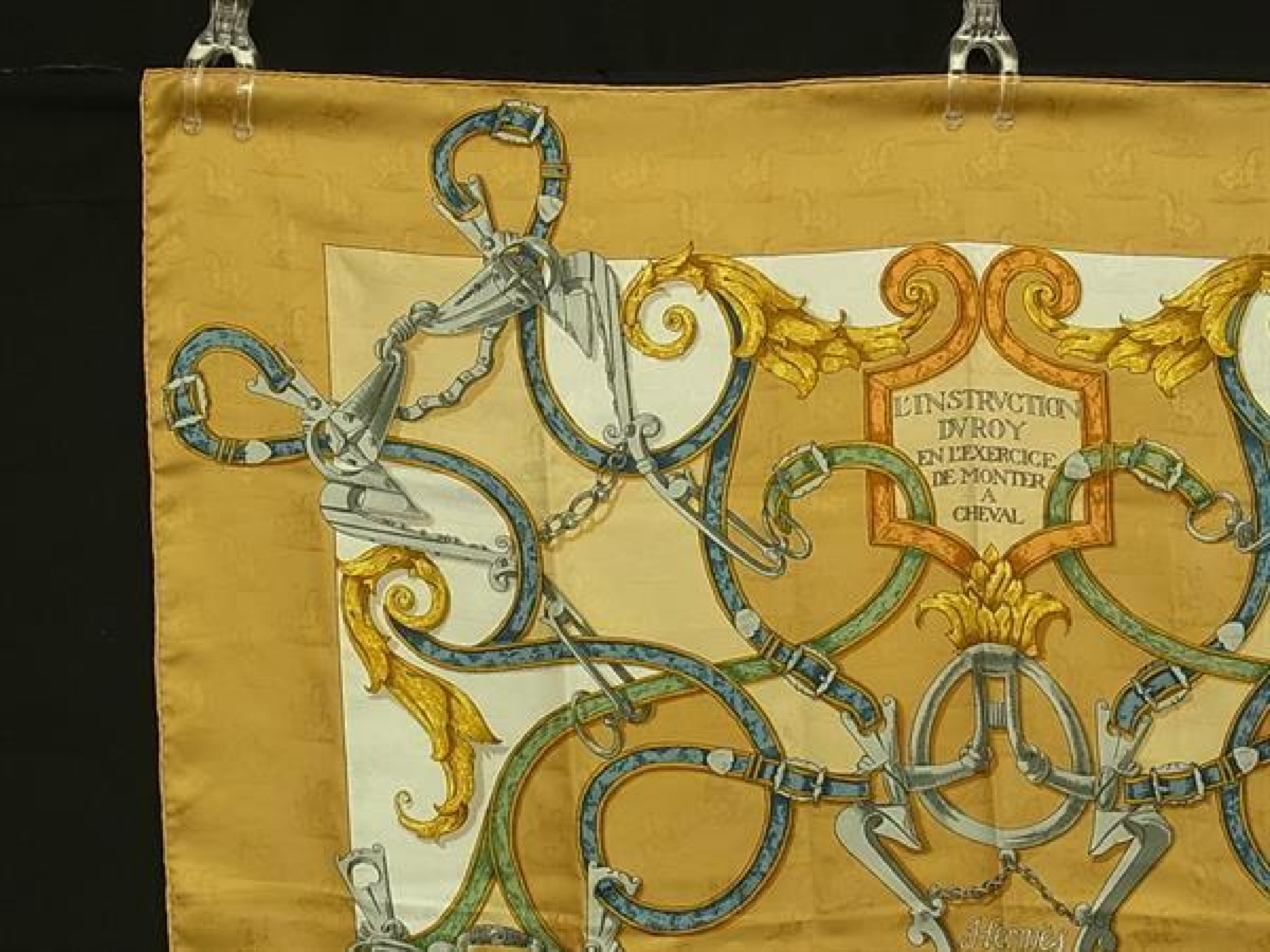 LINSTRVCTION DV ROY KARE90 100% Silk Large Scarf Stole Shawl Gold EA4063 Other Accessories — view 2