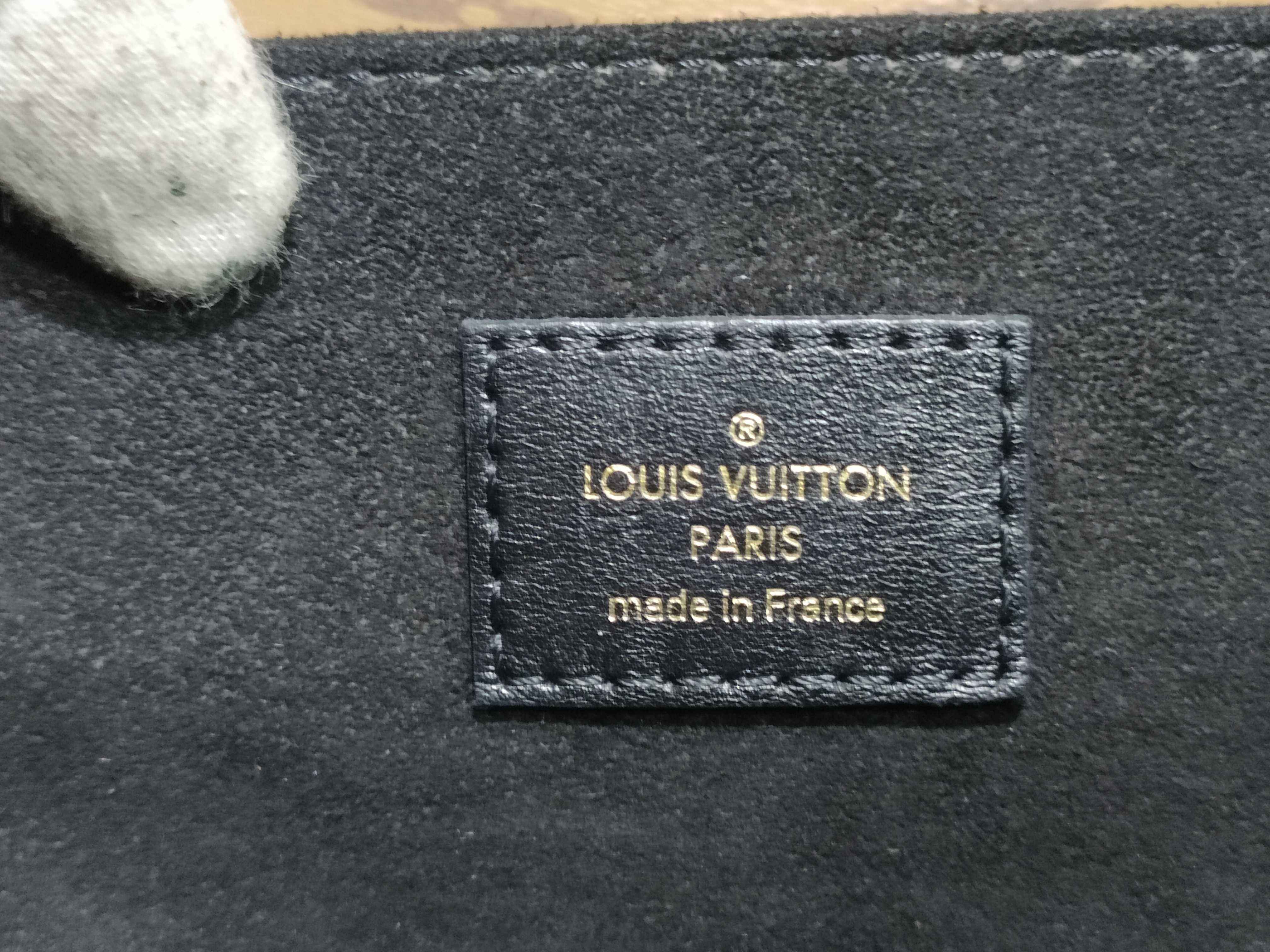Monogram Louis Vuitton Monogram Message Shoulder Bag Handbag — view 10