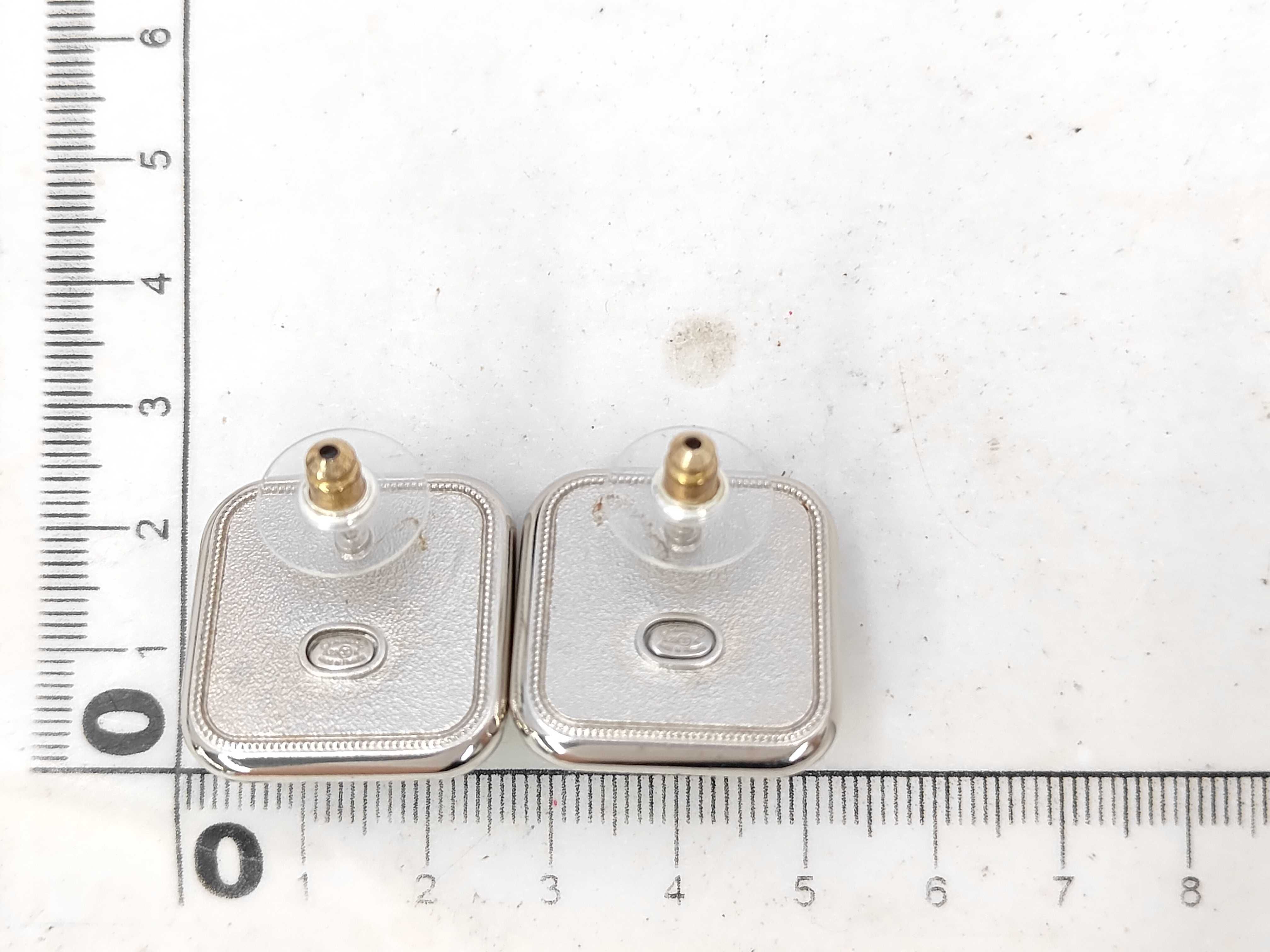 CC logo square earrings — view 7