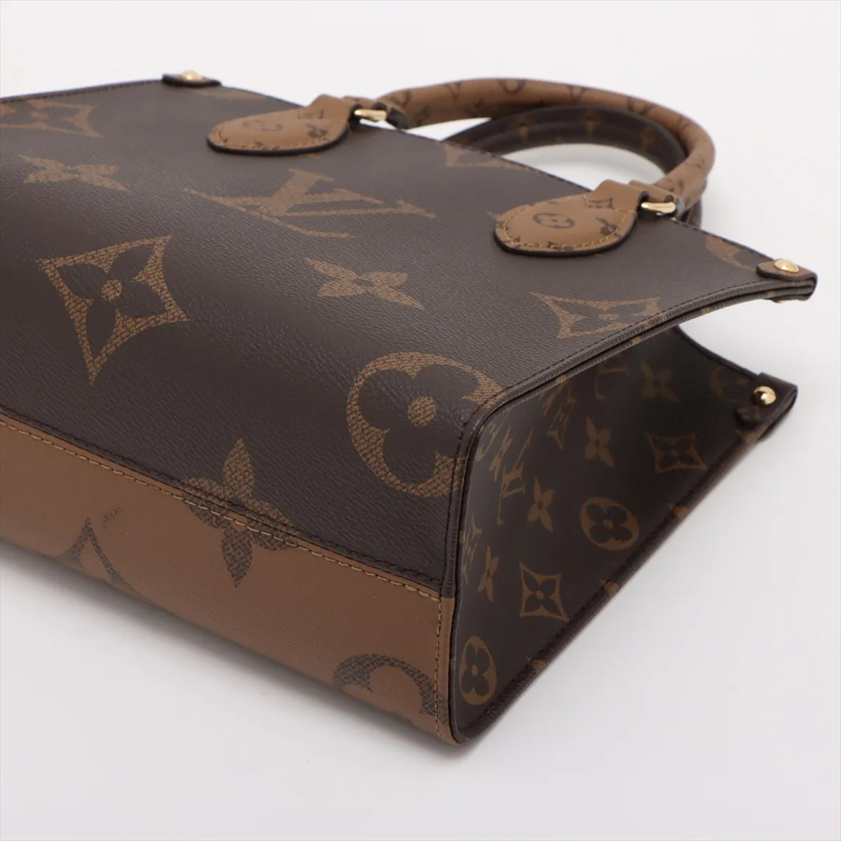 Monogram Giant Reverse OnTheGo PM M46373 Brown (RFID detected) — view 3