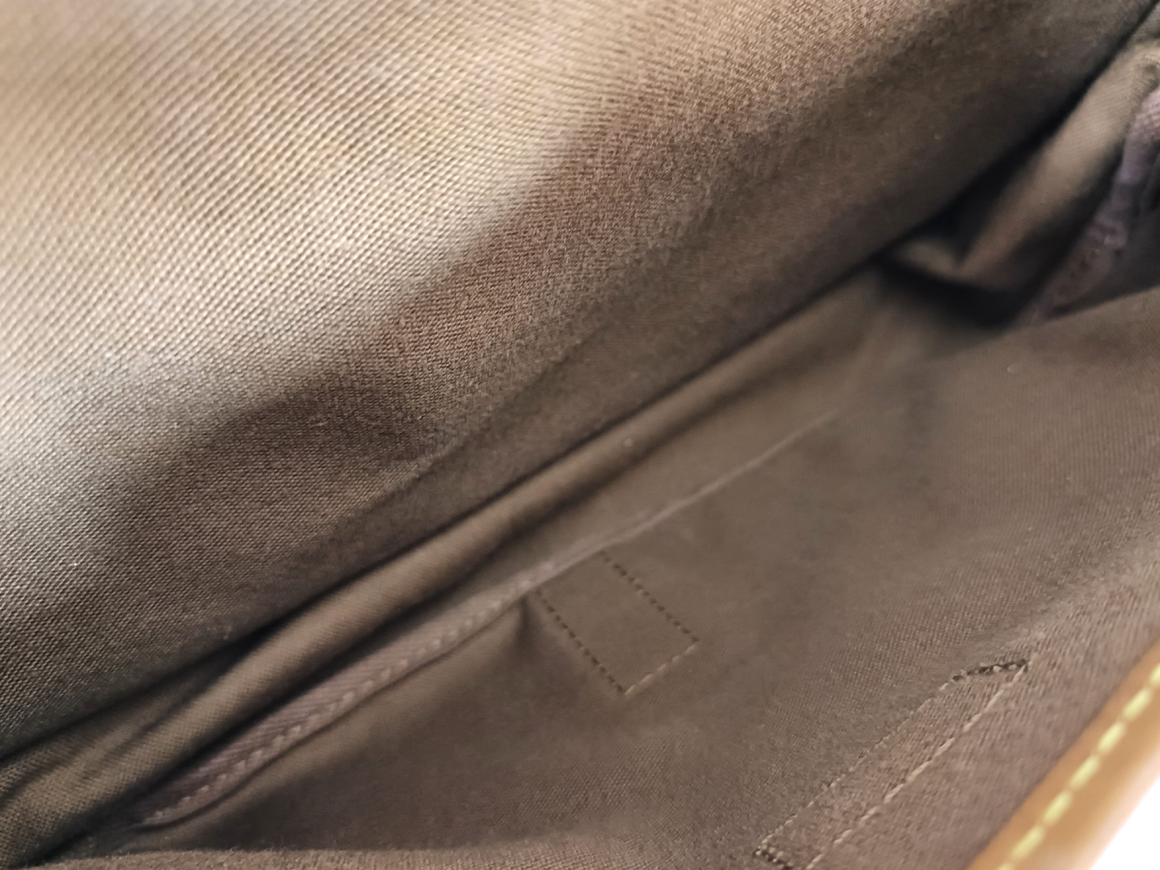 Monogram Louis Vuitton Monogram M42254 Saumur 35 Shoulder Bag — view 11
