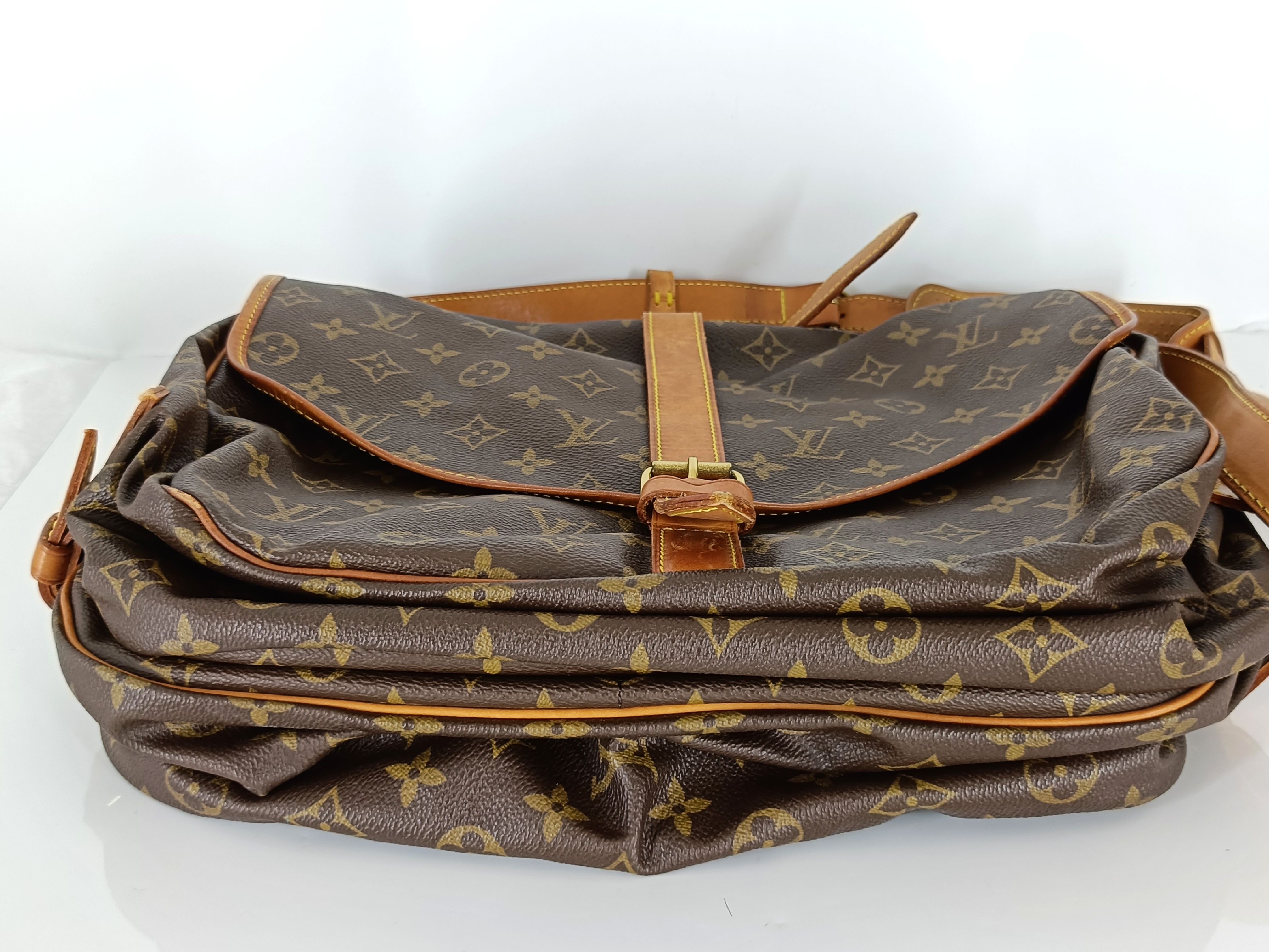 Monogram Louis Vuitton Monogram M42254 Saumur 35 Shoulder Bag — view 7