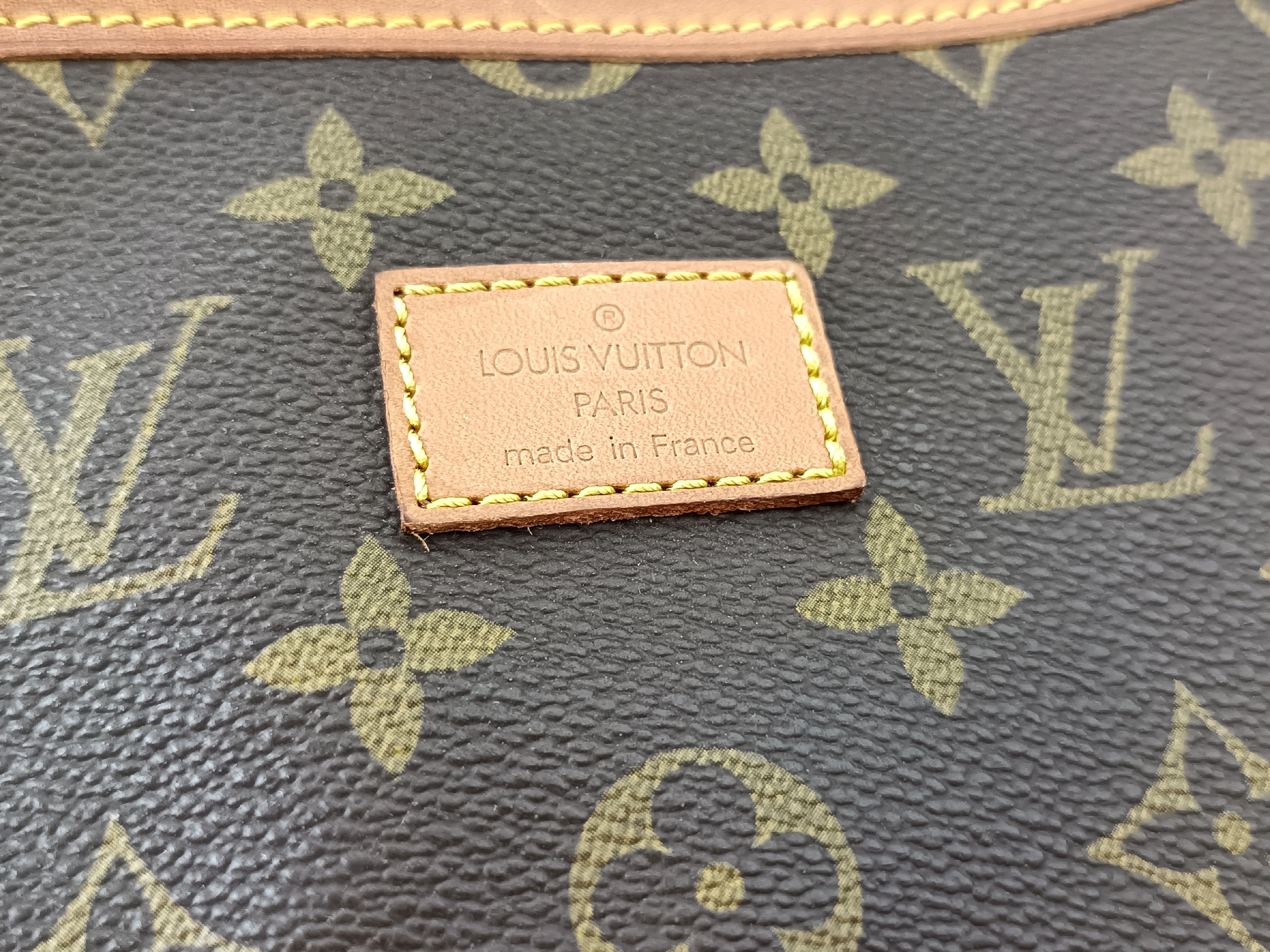 Monogram Louis Vuitton Monogram M42254 Saumur 35 Shoulder Bag — view 9