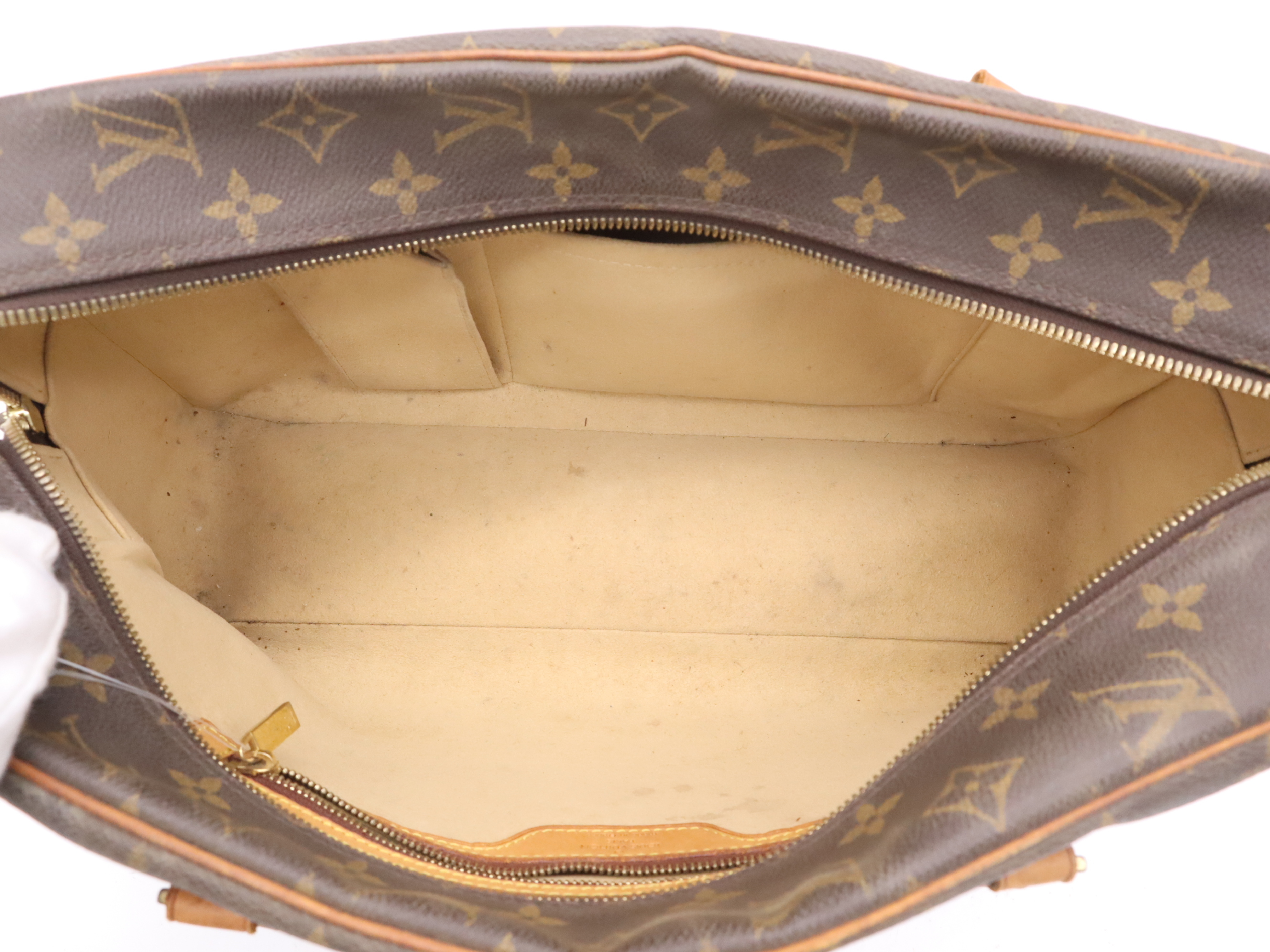 M51181 Monogram Cite GM Shoulder Bag — view 14