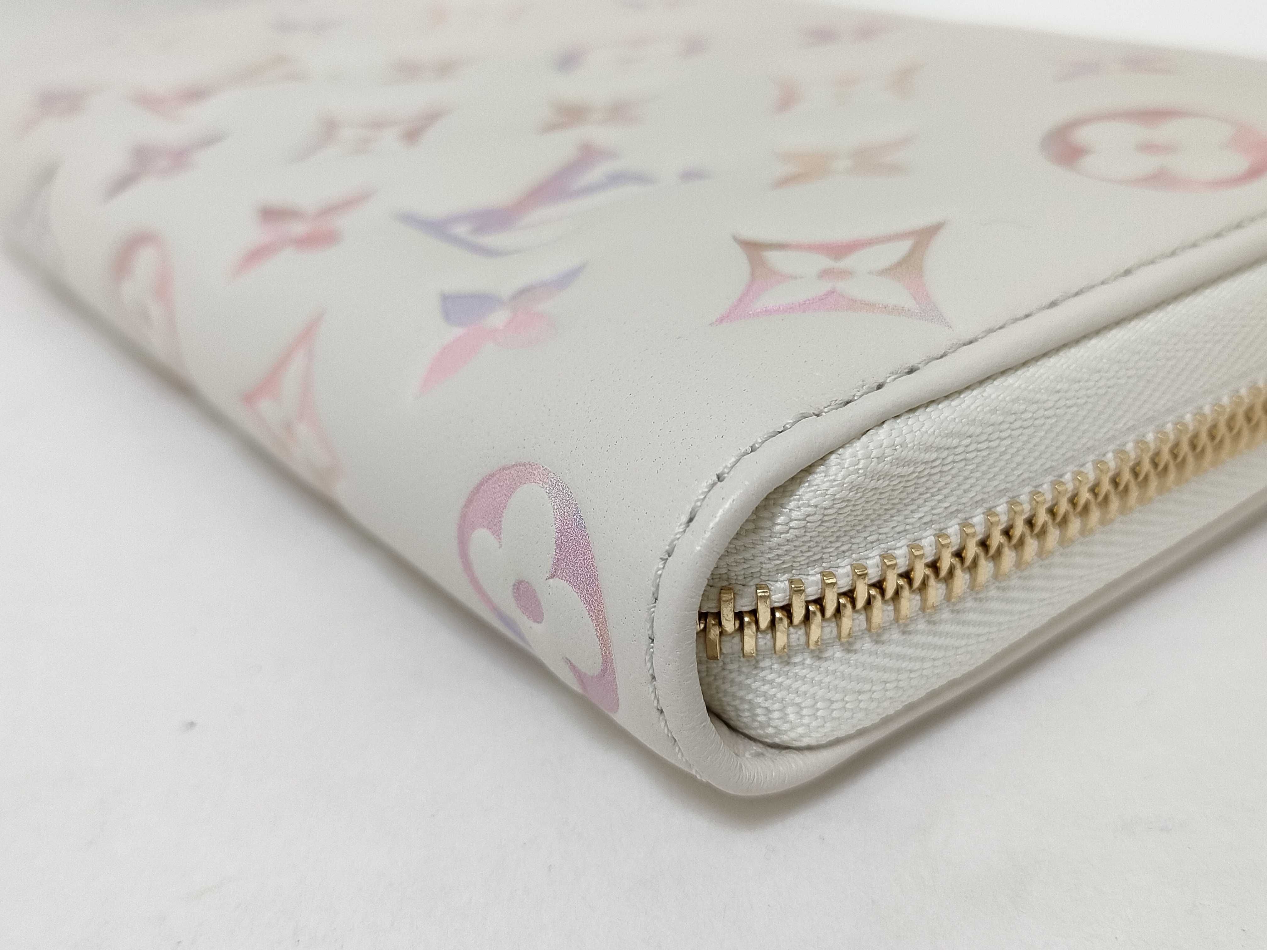Monogram Zippy Wallet Long Wallet Dream Beige M15091 Wallet — view 4