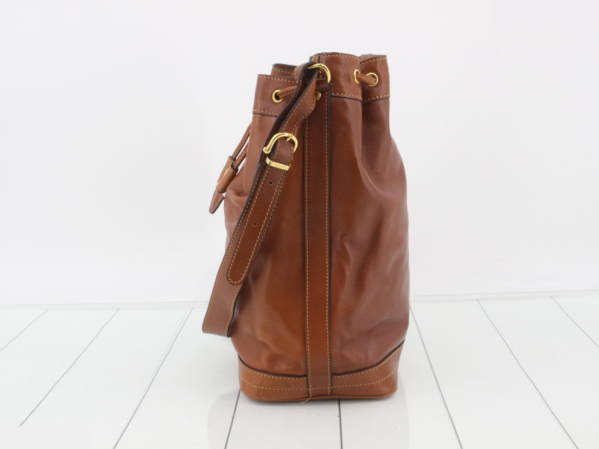 Leather drawstring shoulder bag brown — view 3