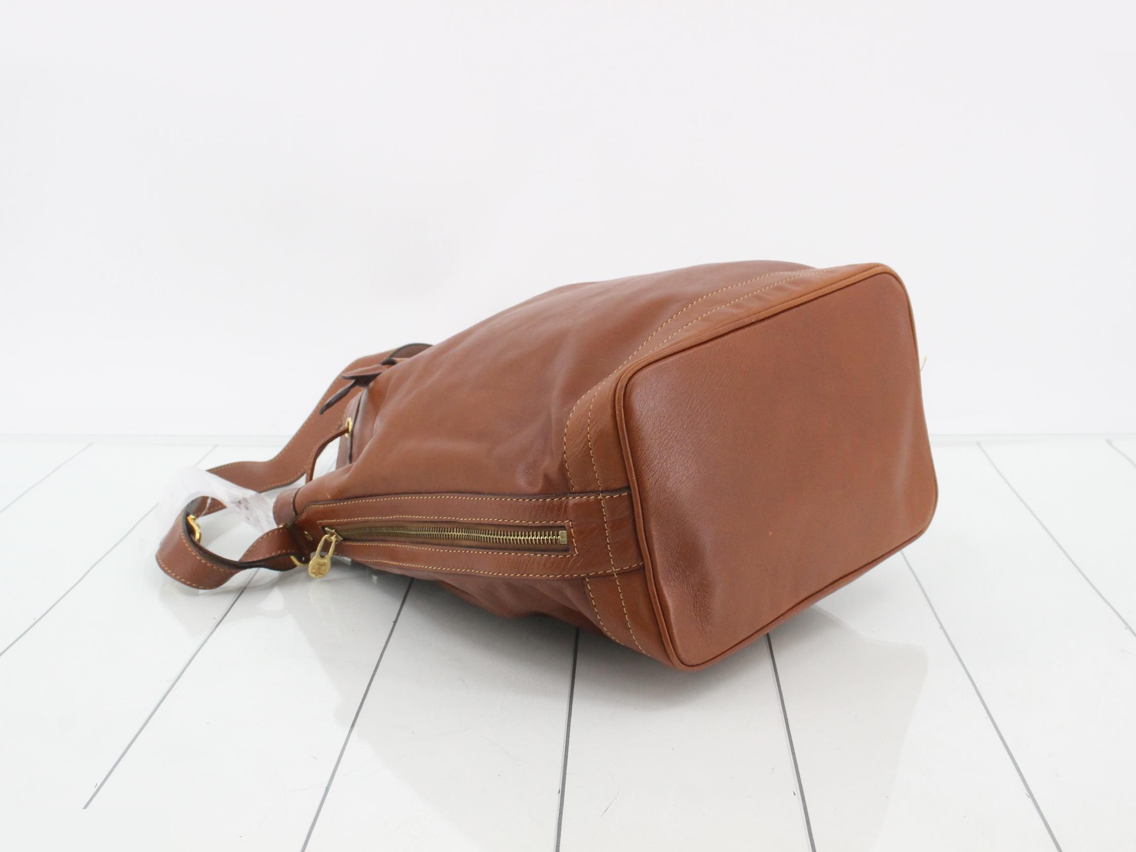 Leather drawstring shoulder bag brown — view 5