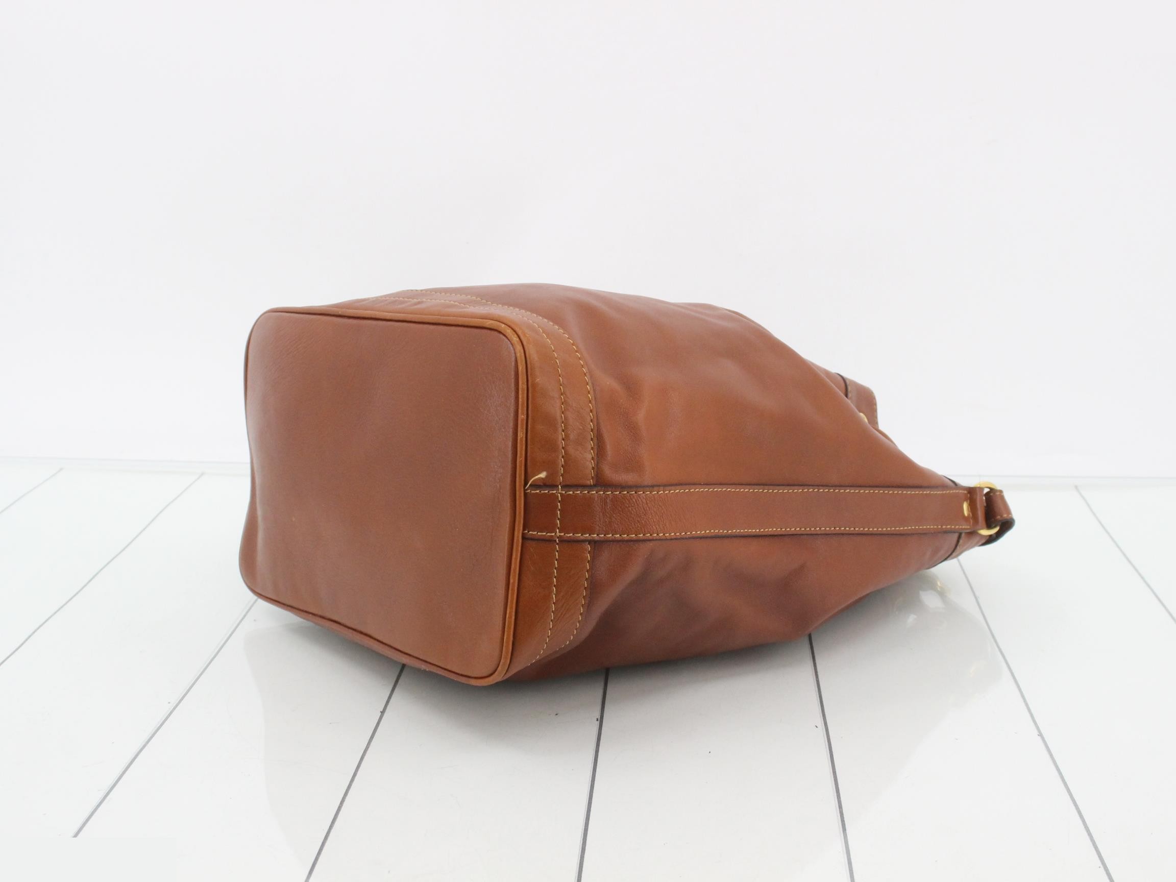 Leather drawstring shoulder bag brown — view 6