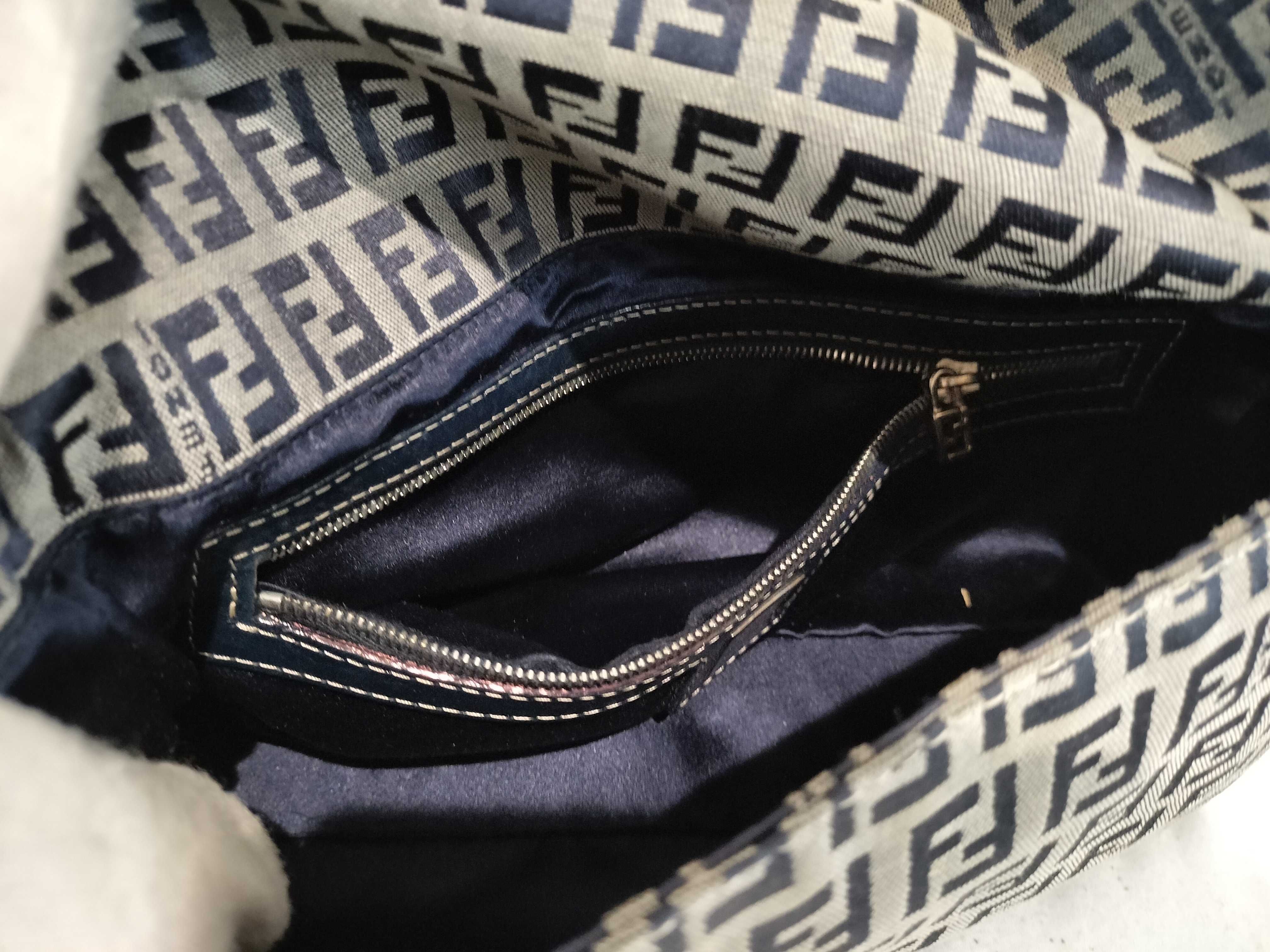 One-Shoulder Handbag — view 11