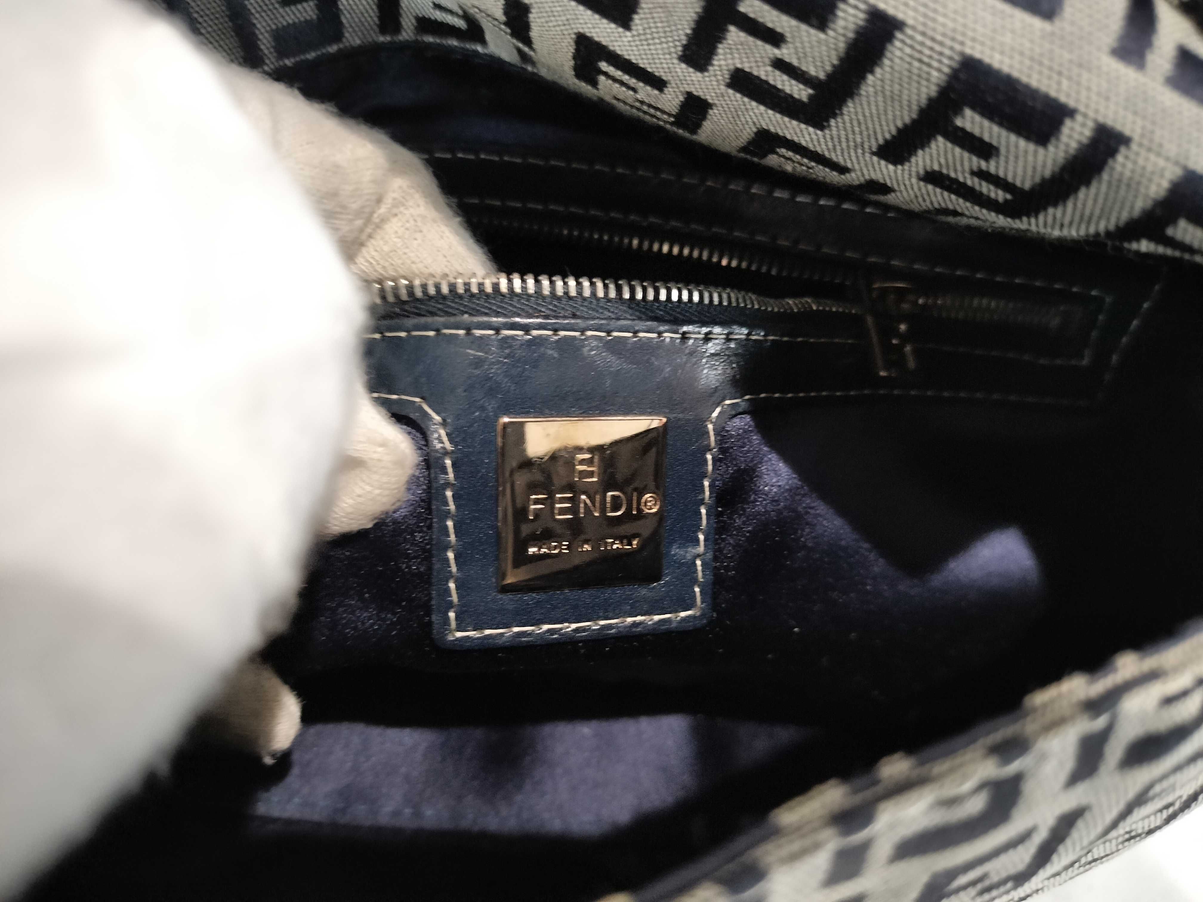 One-Shoulder Handbag — view 12