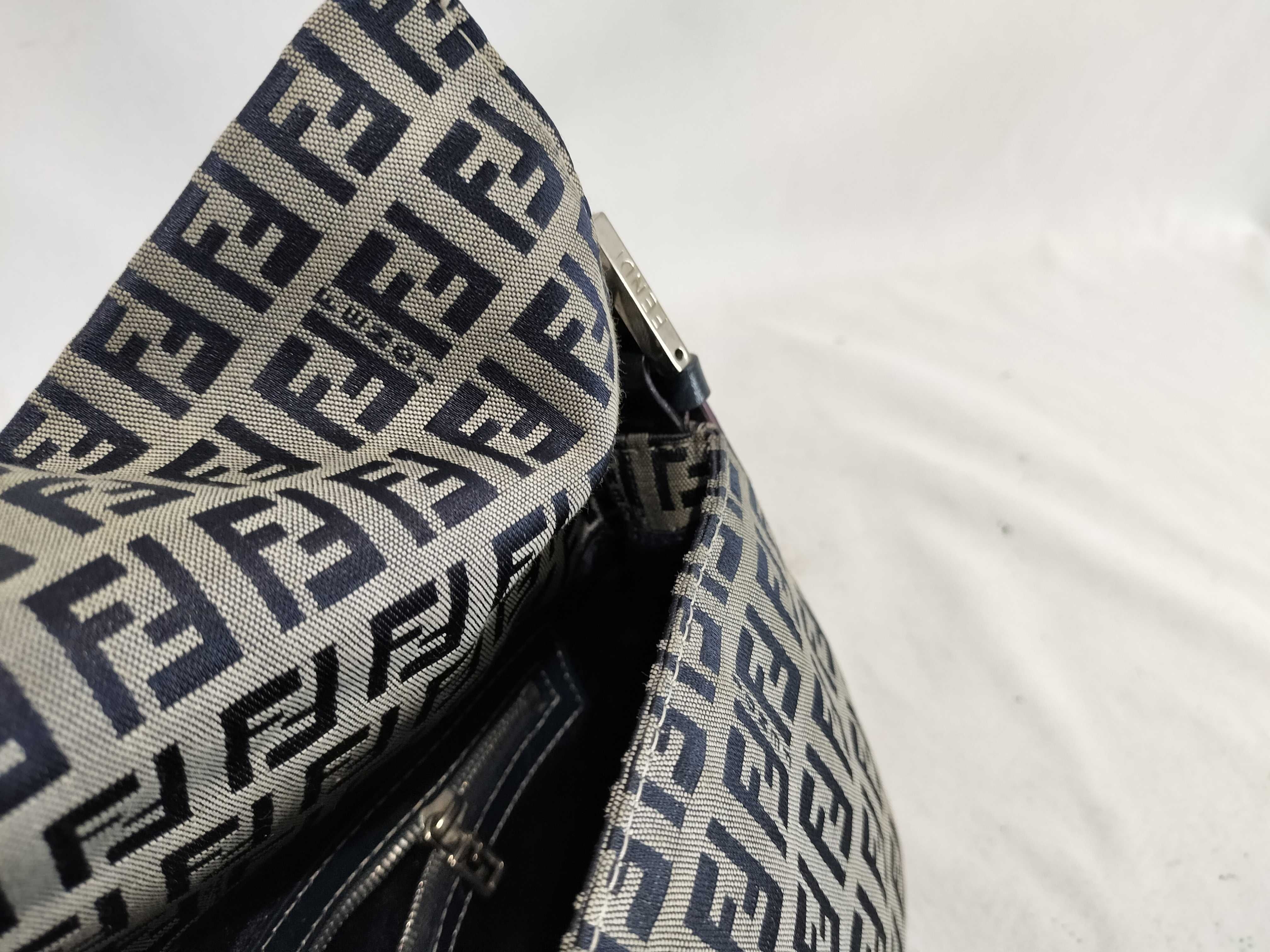 One-Shoulder Handbag — view 13