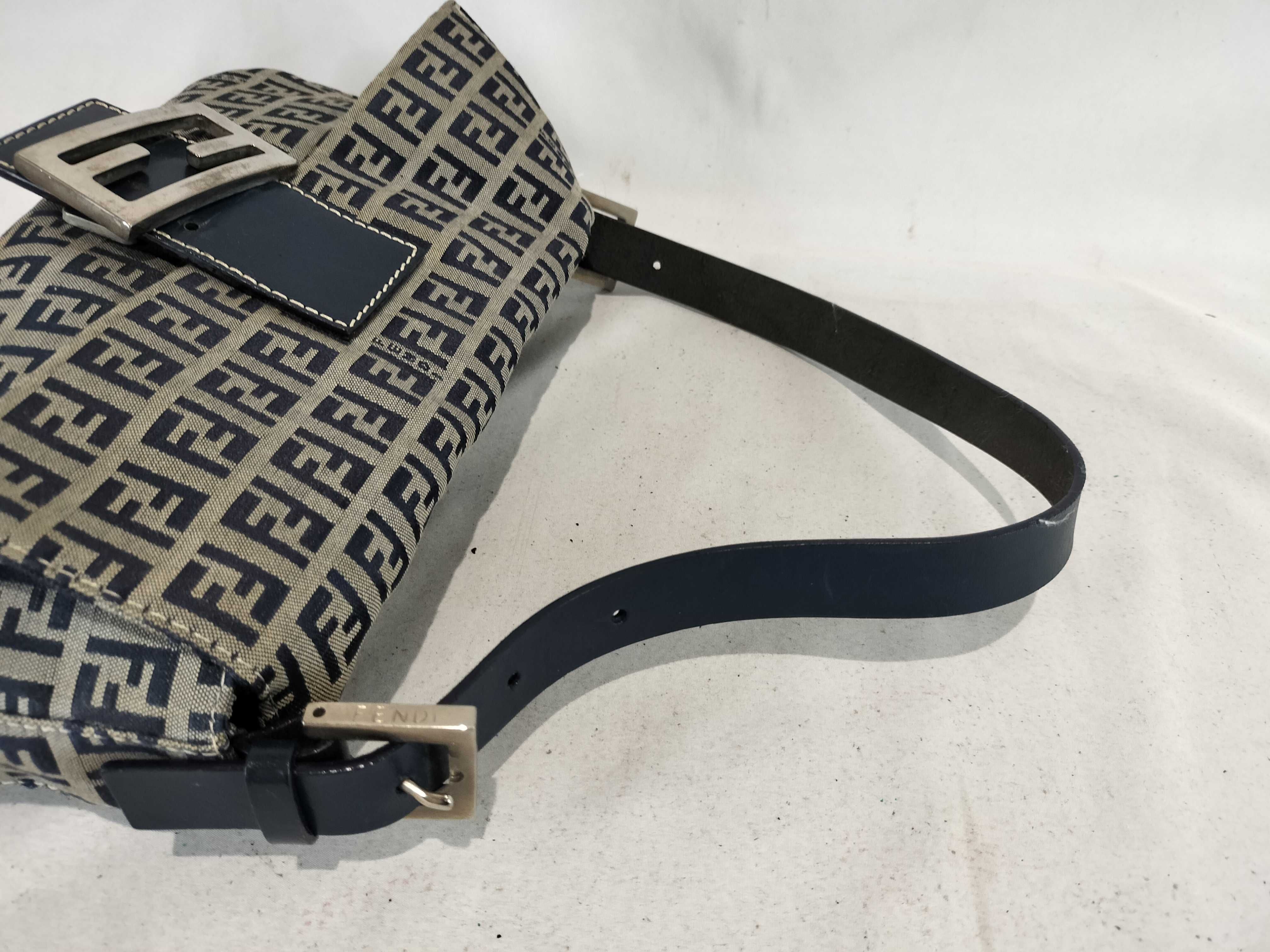 One-Shoulder Handbag — view 4
