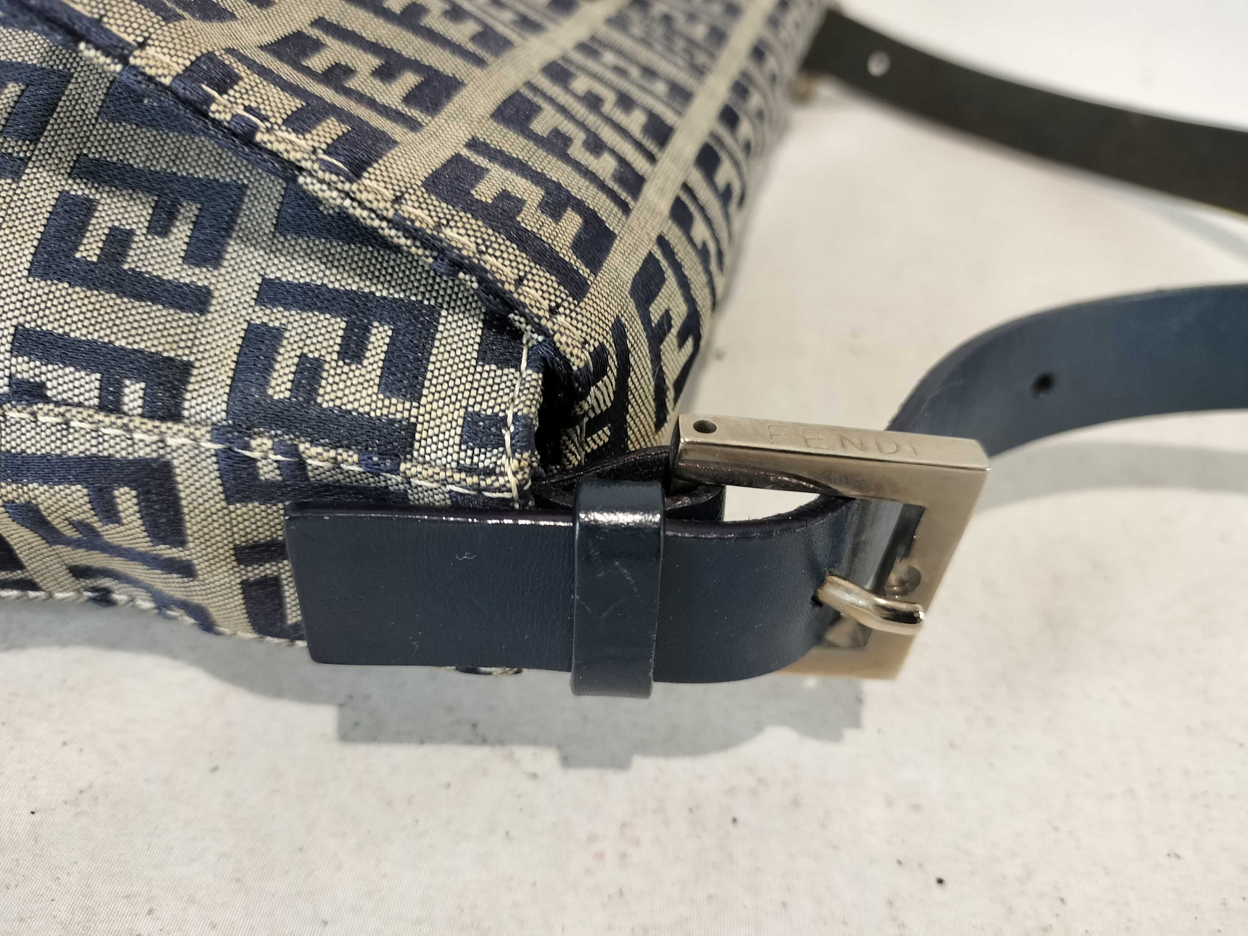One-Shoulder Handbag — view 6