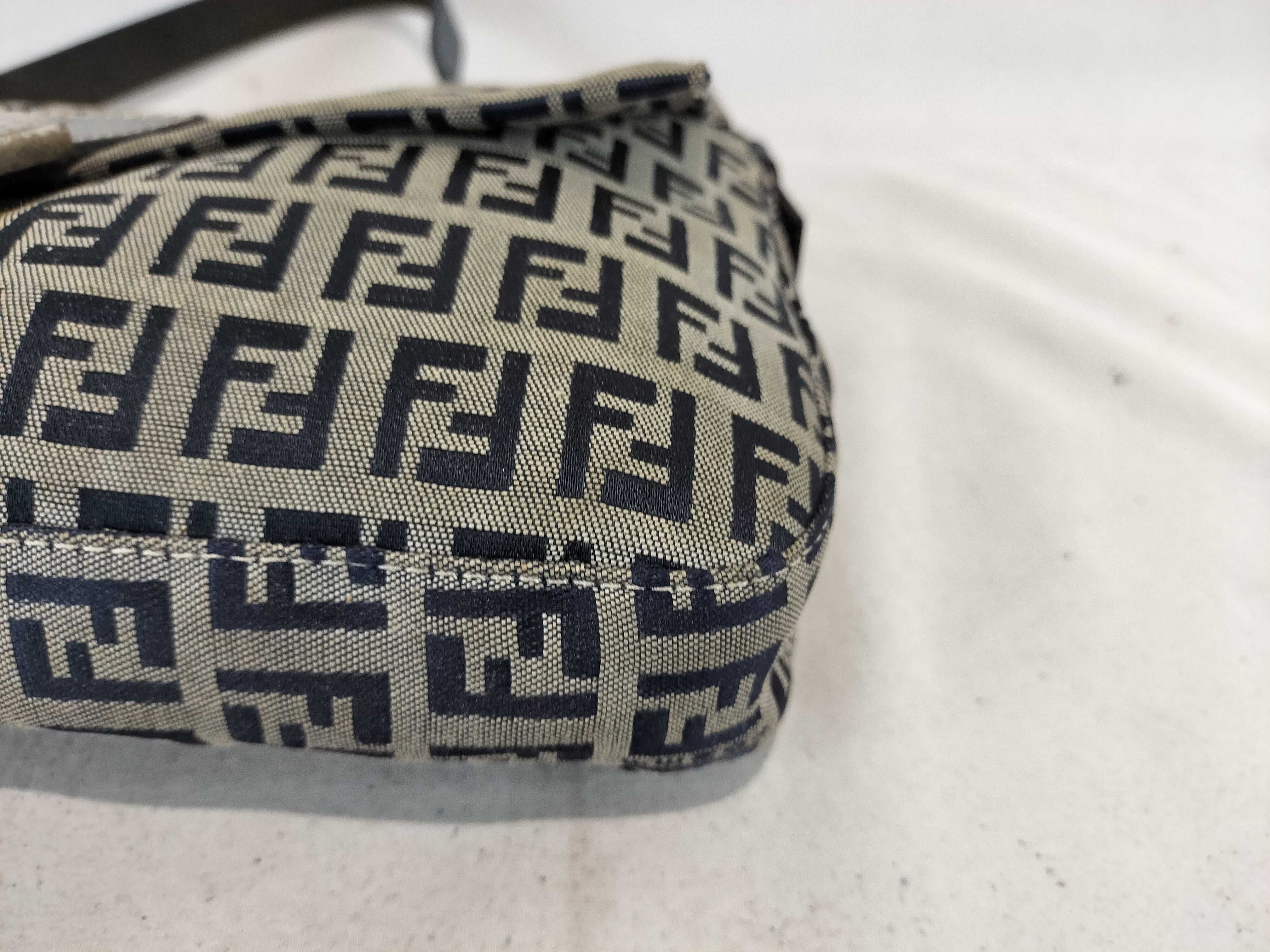 One-Shoulder Handbag — view 7