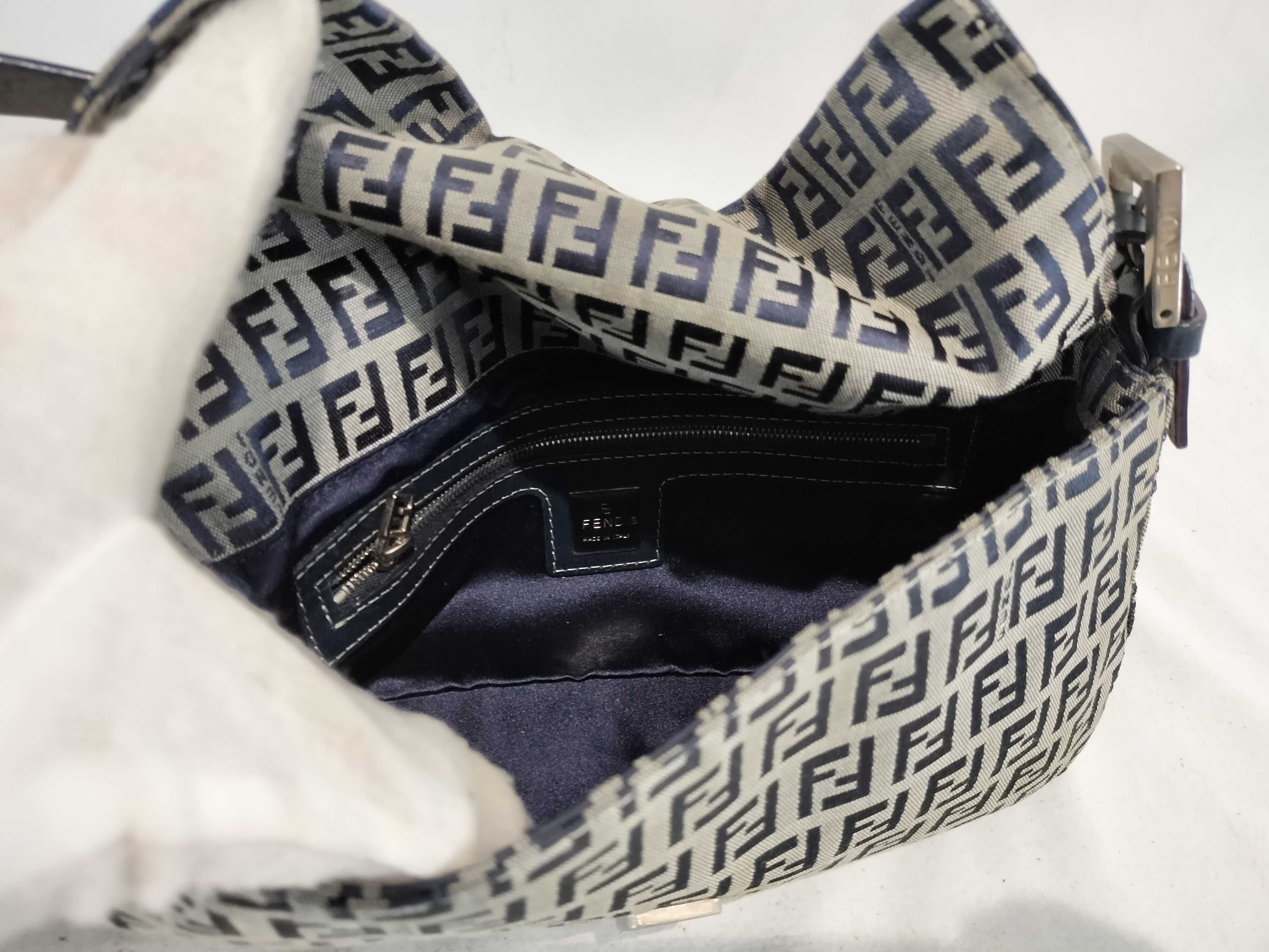 One-Shoulder Handbag — view 10