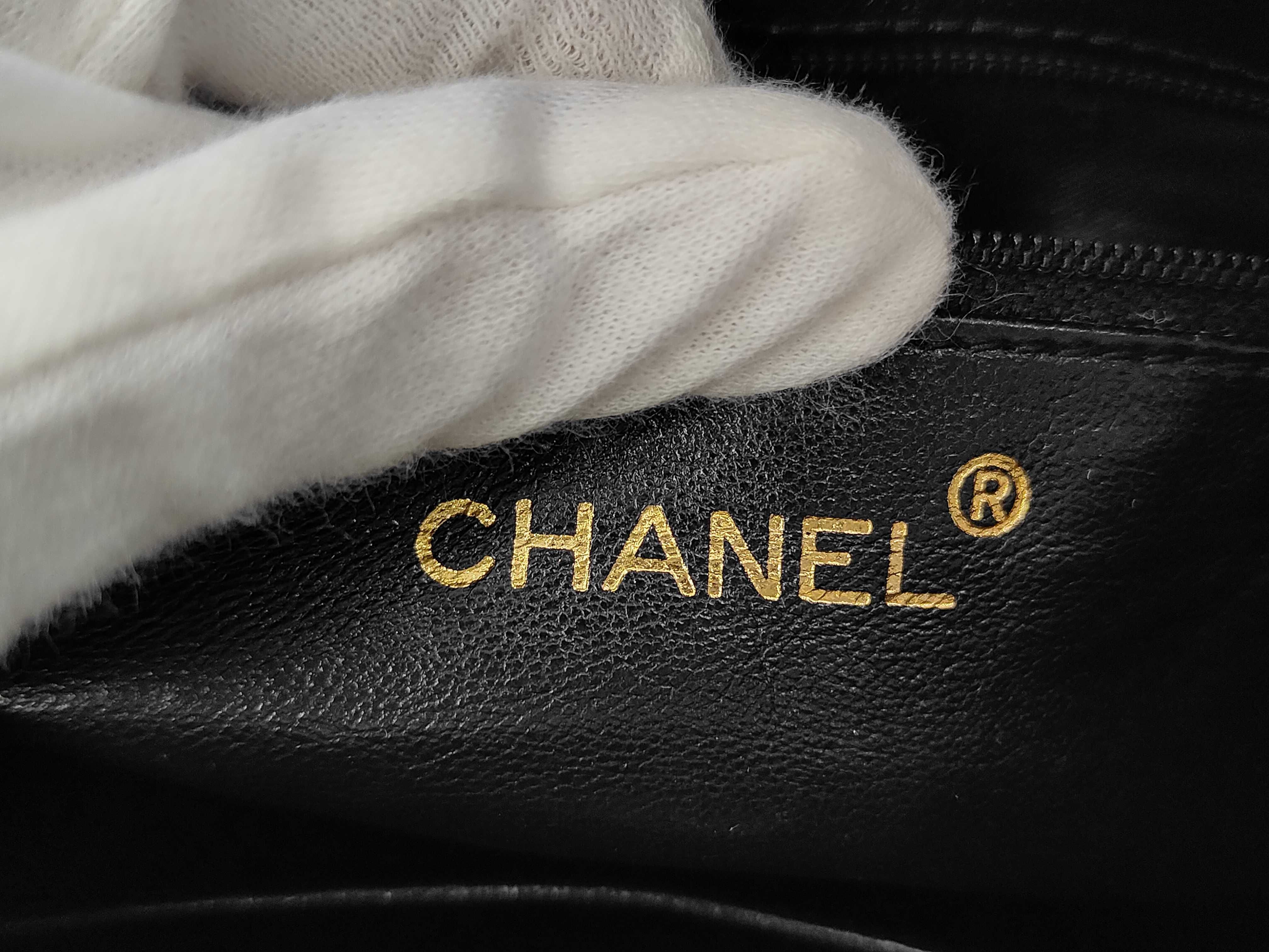 Matelassé Lambskin Chain Shoulder Bag — view 9
