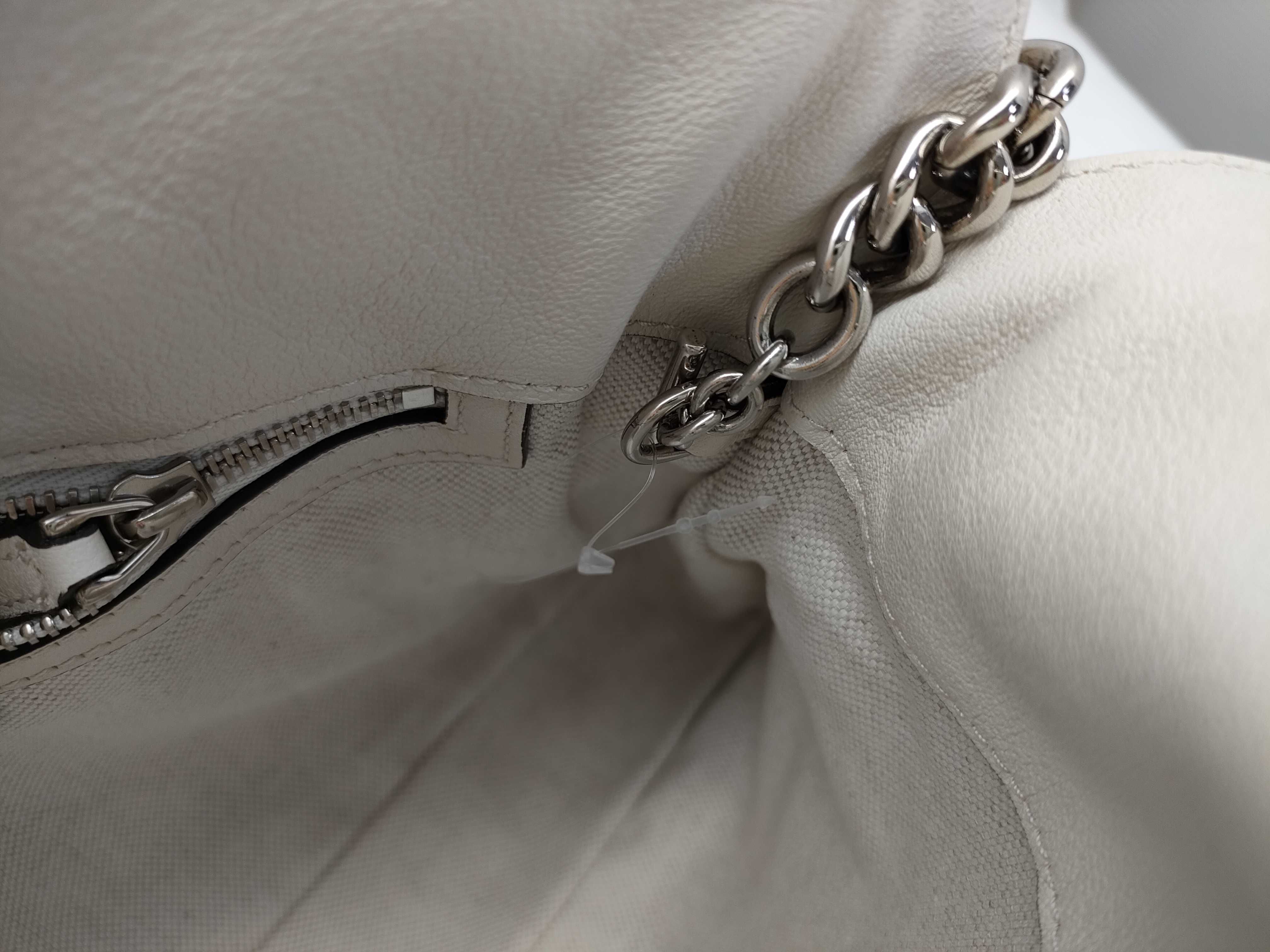 HS 2020s GUCCI Blondie Small Tote Bag — view 11